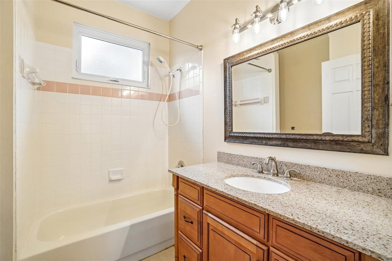 1605 SAND HOLLOW LN — photo 22