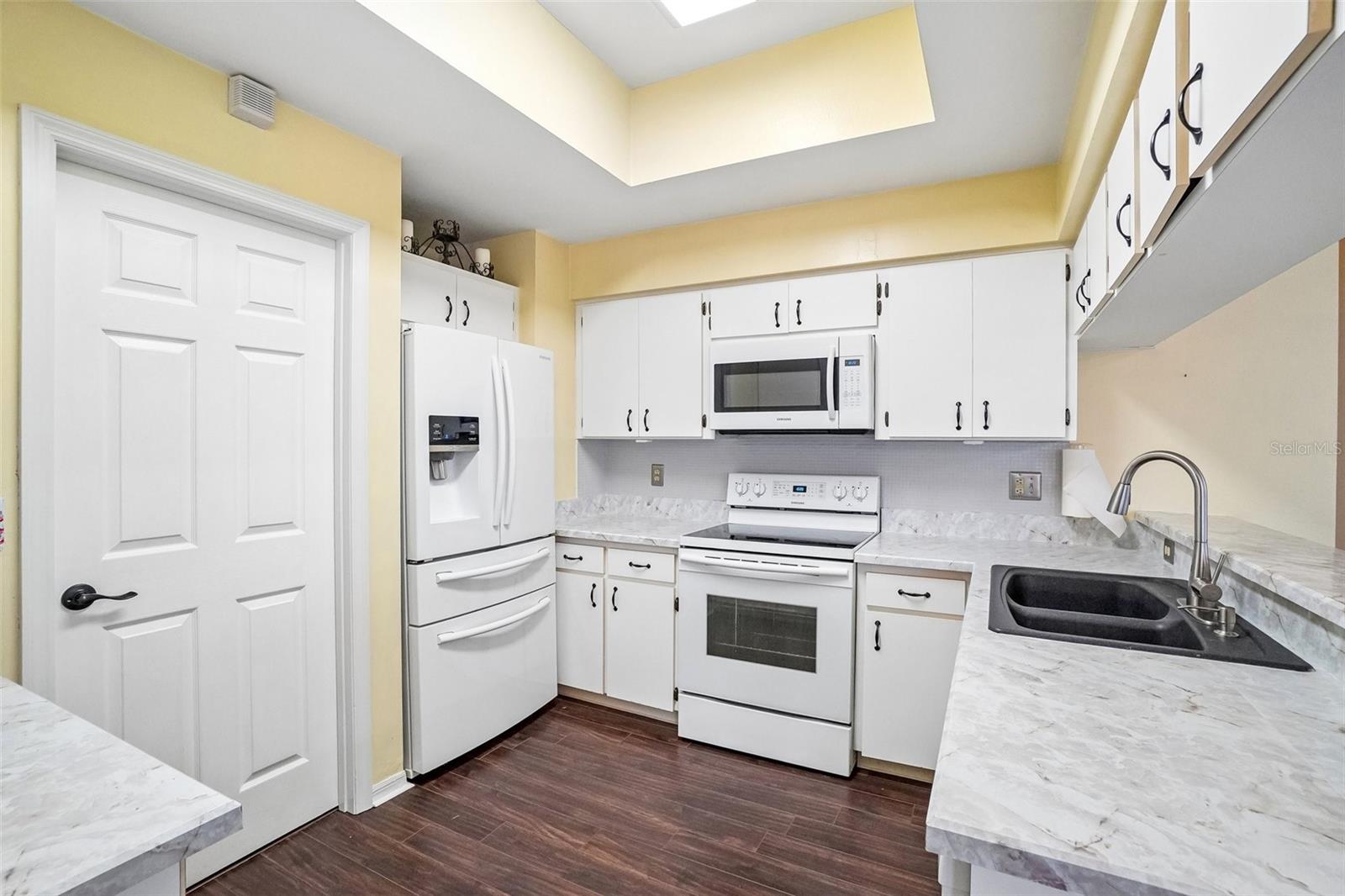 1605 SAND HOLLOW LN — photo 9
