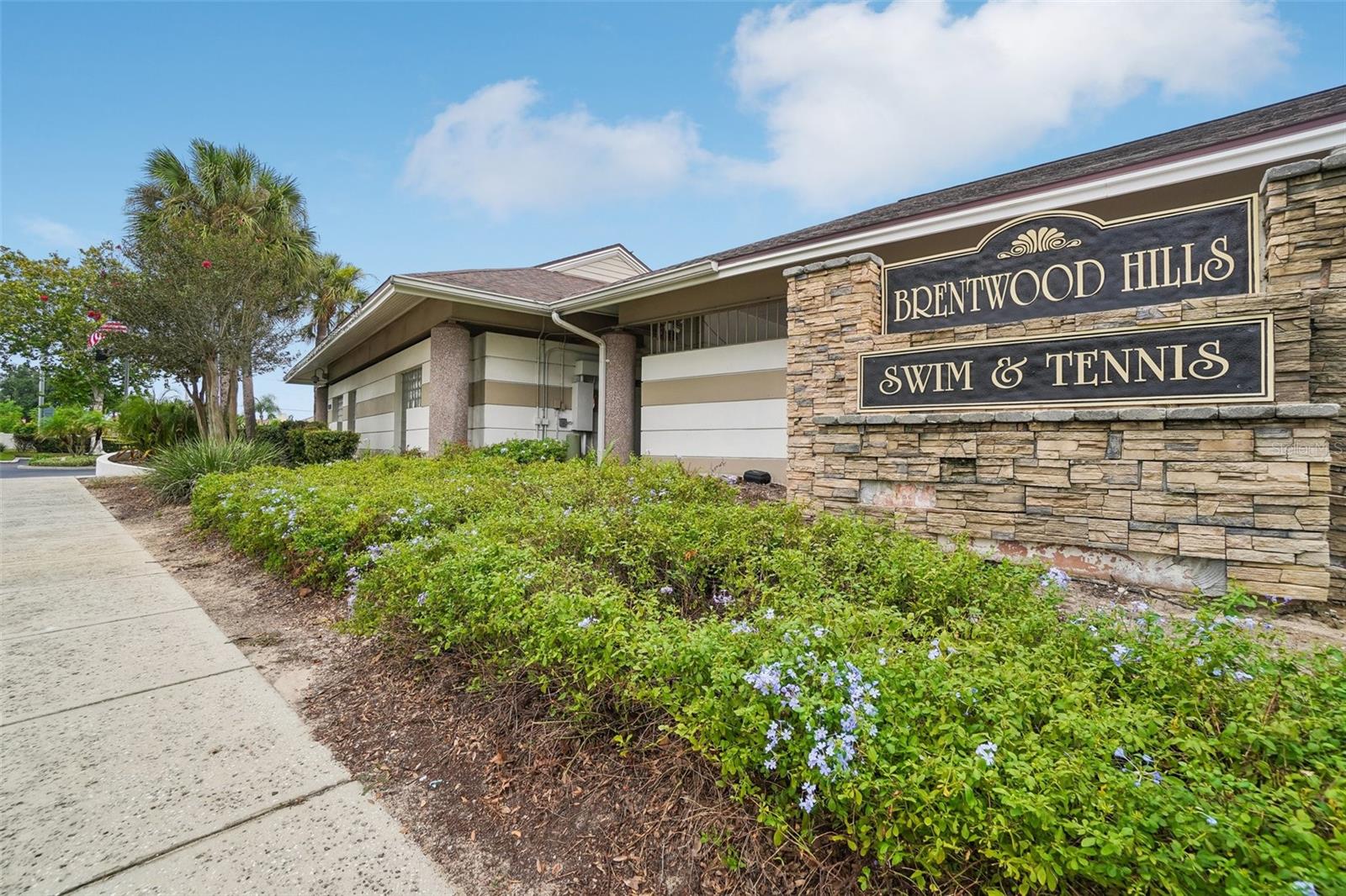 1605 SAND HOLLOW LN — photo 31