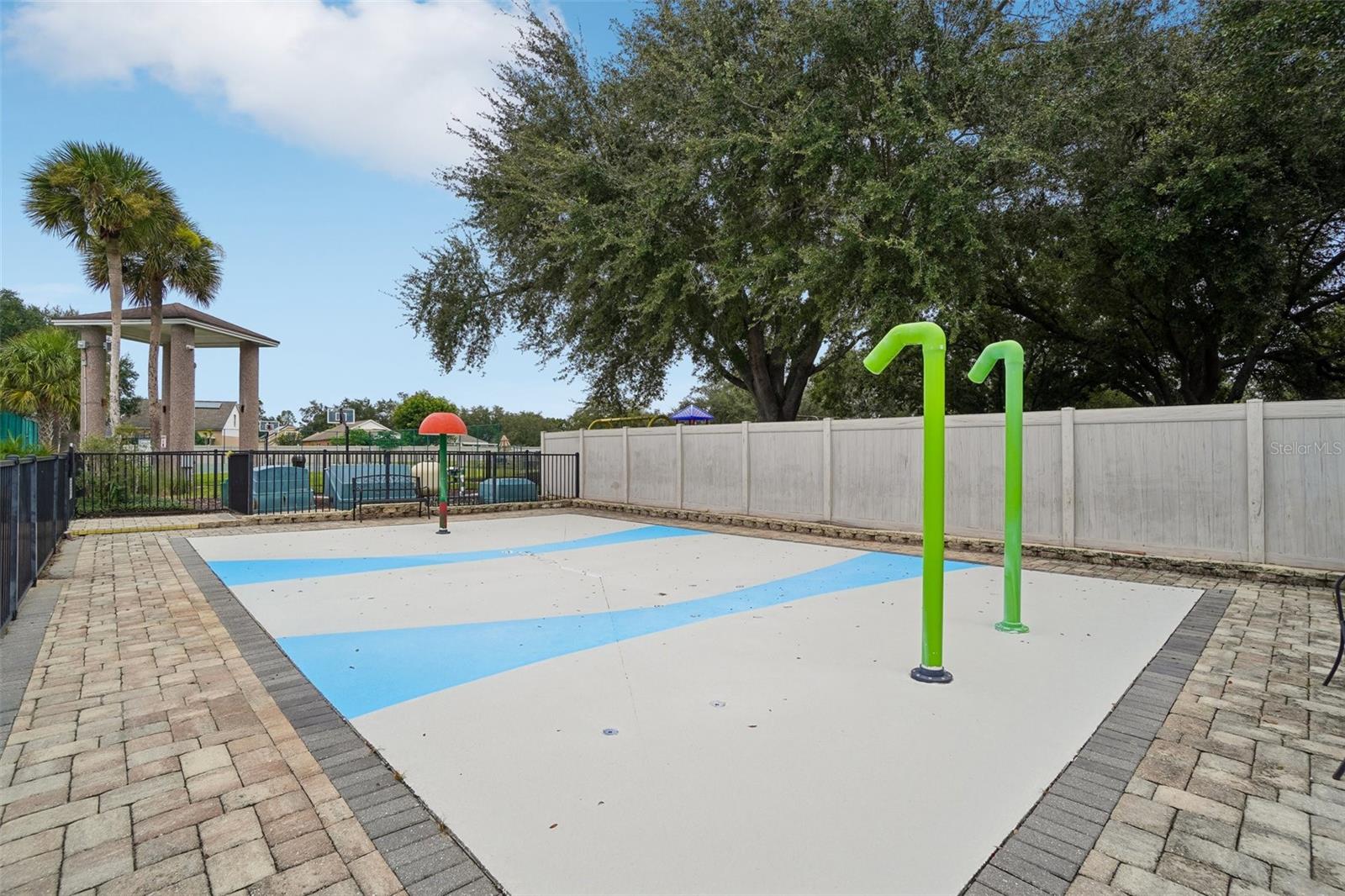 1605 SAND HOLLOW LN — photo 33