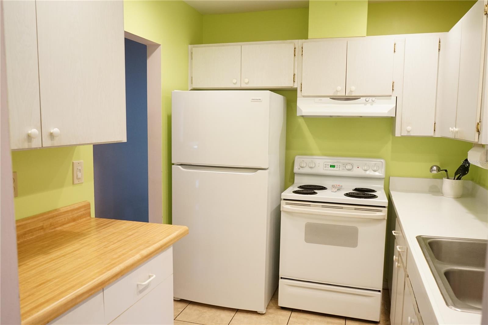 1904 CANTERBURY LN #24 — photo 8