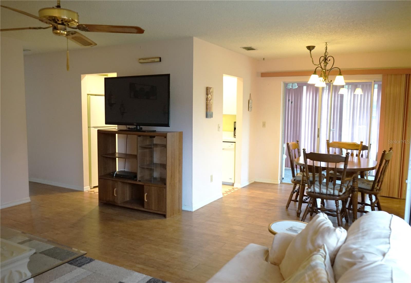 1904 CANTERBURY LN #24 — photo 5
