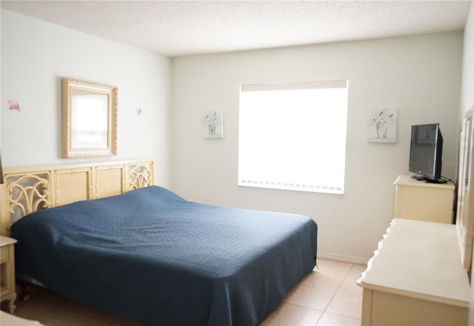 1904 CANTERBURY LN #24 — photo 12