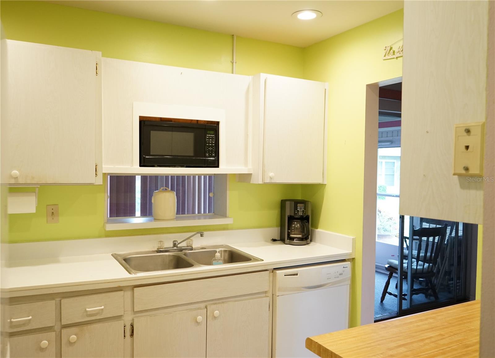 1904 CANTERBURY LN #24 — photo 10