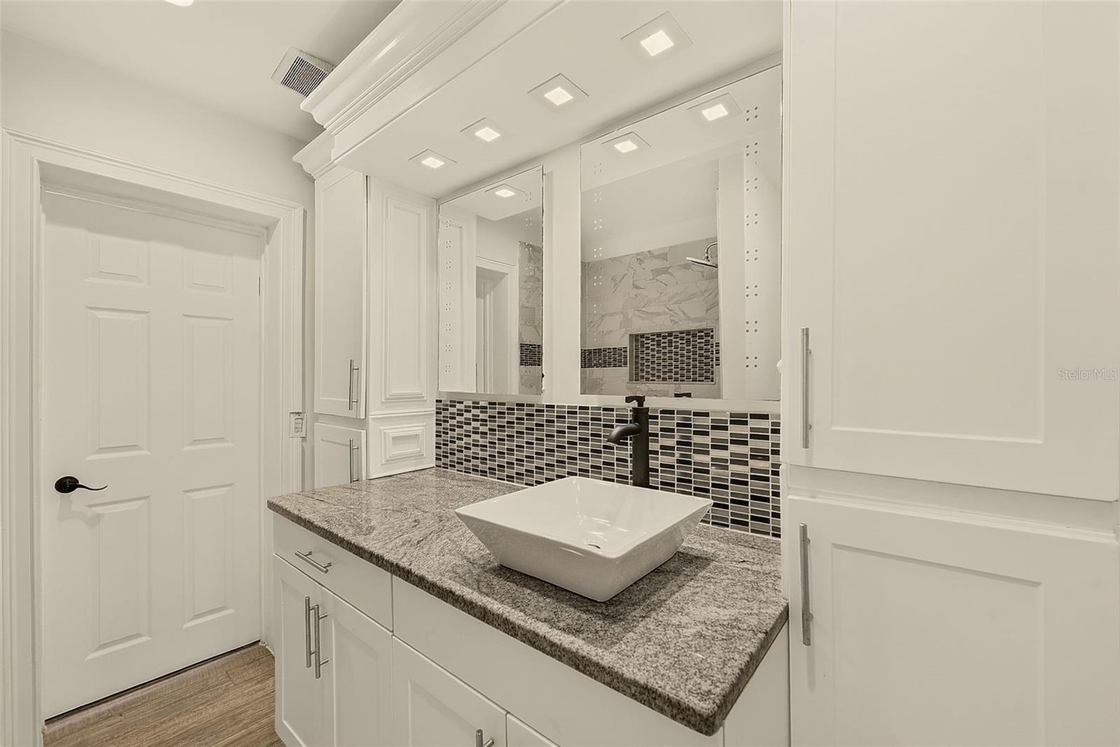 812 WILLOWBRANCH AVE — photo 18
