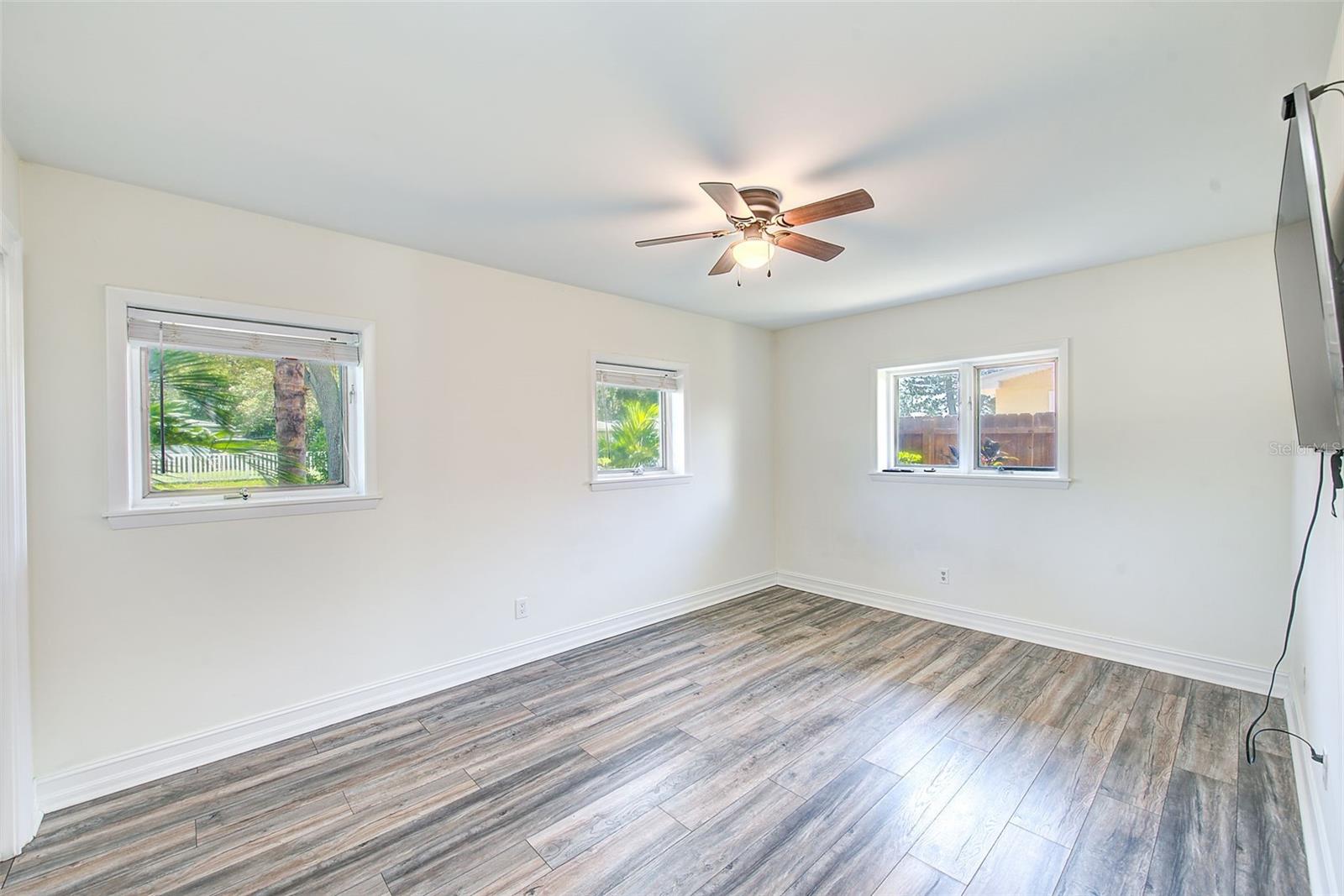 812 WILLOWBRANCH AVE — photo 23