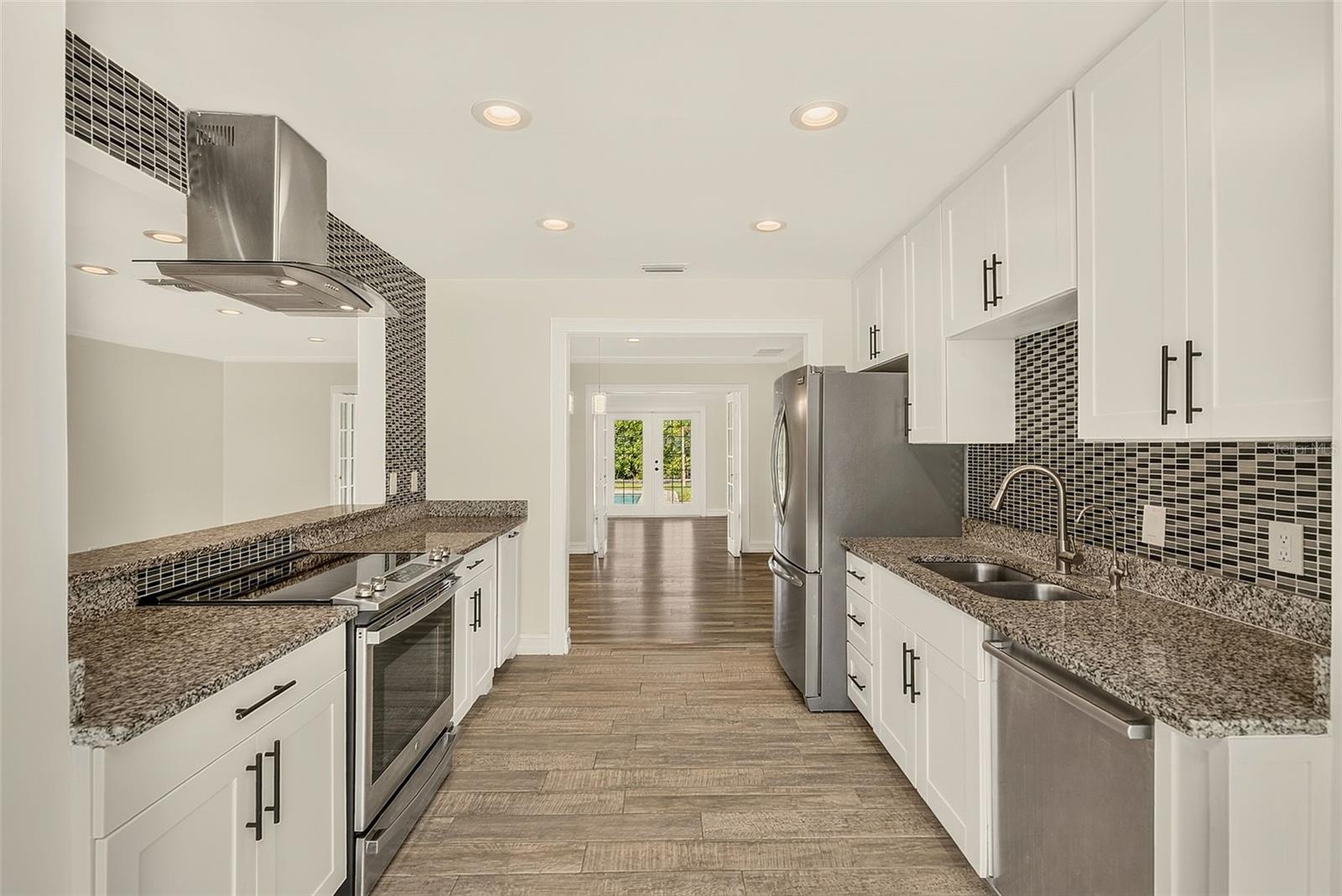812 WILLOWBRANCH AVE — photo 10