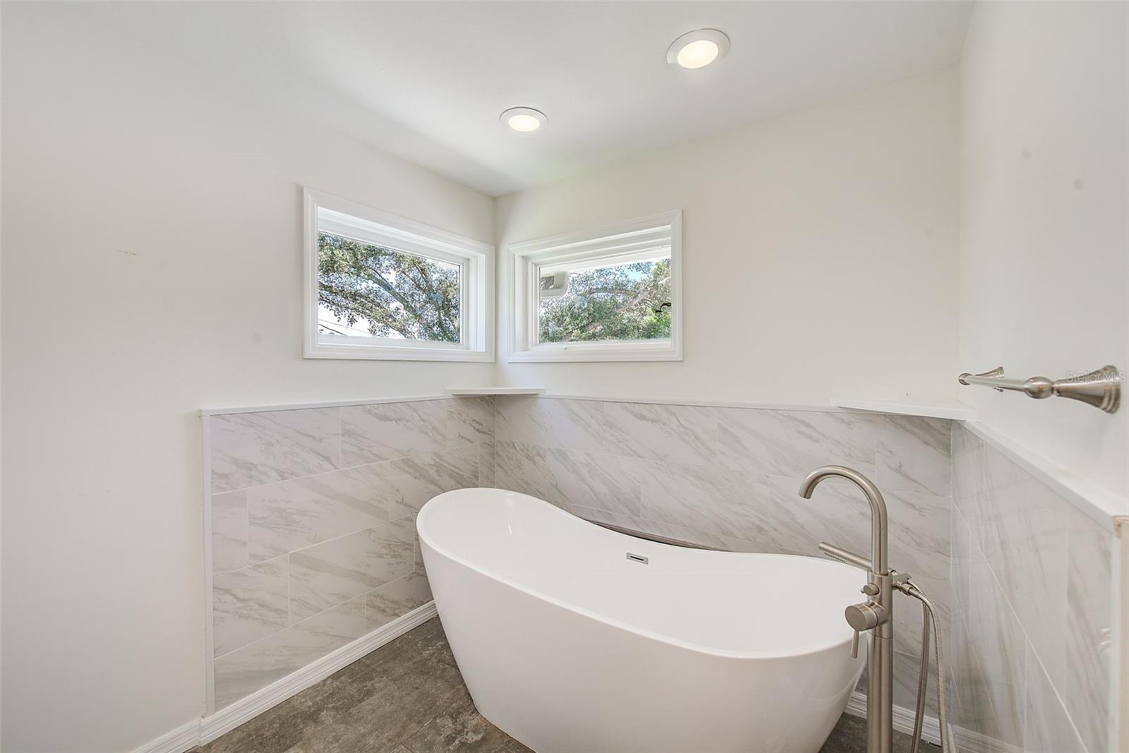 812 WILLOWBRANCH AVE — photo 31
