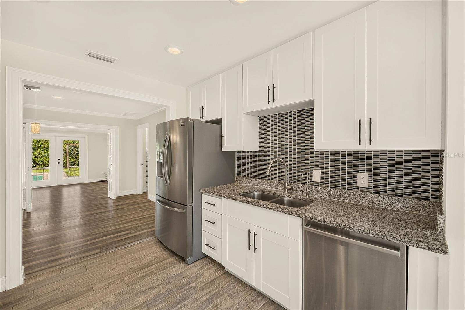 812 WILLOWBRANCH AVE — photo 11