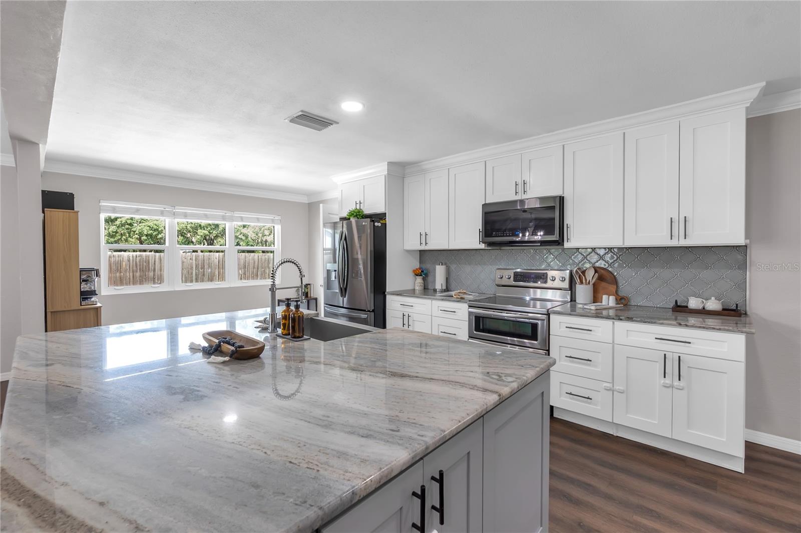 11304 LEPRECHAUN DR — photo 3