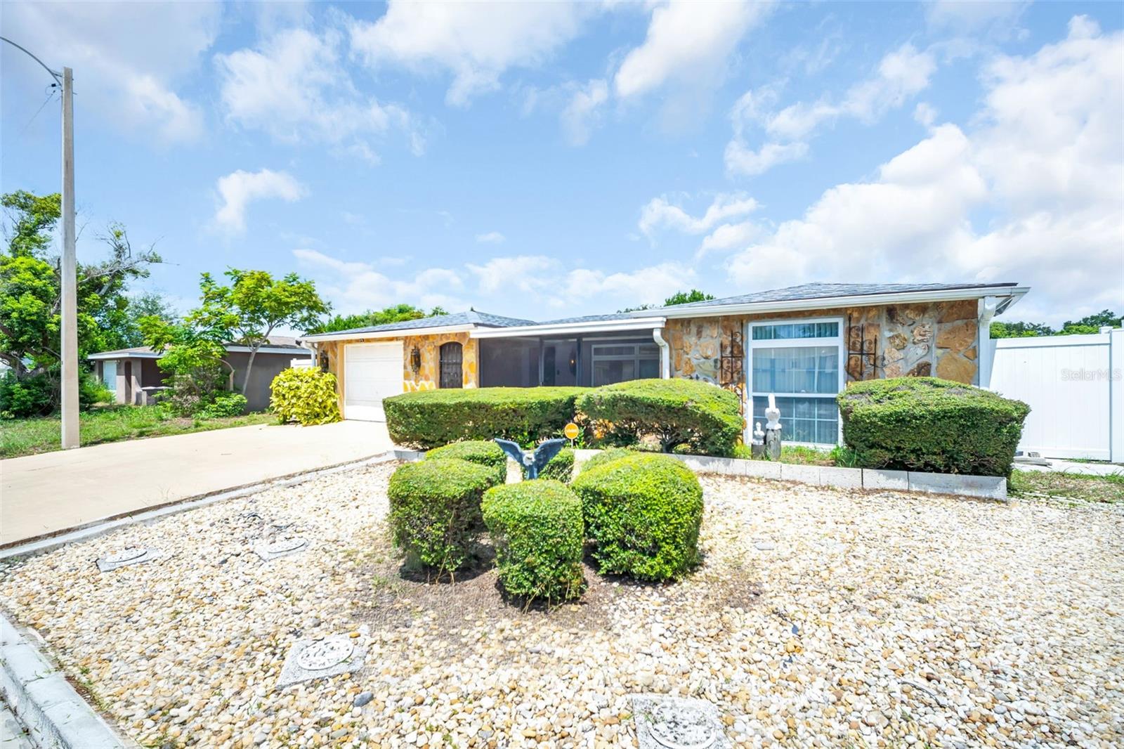 7825 BLOOMFIELD DR — photo 4