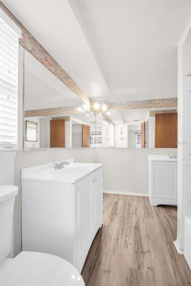 7825 BLOOMFIELD DR — photo 39
