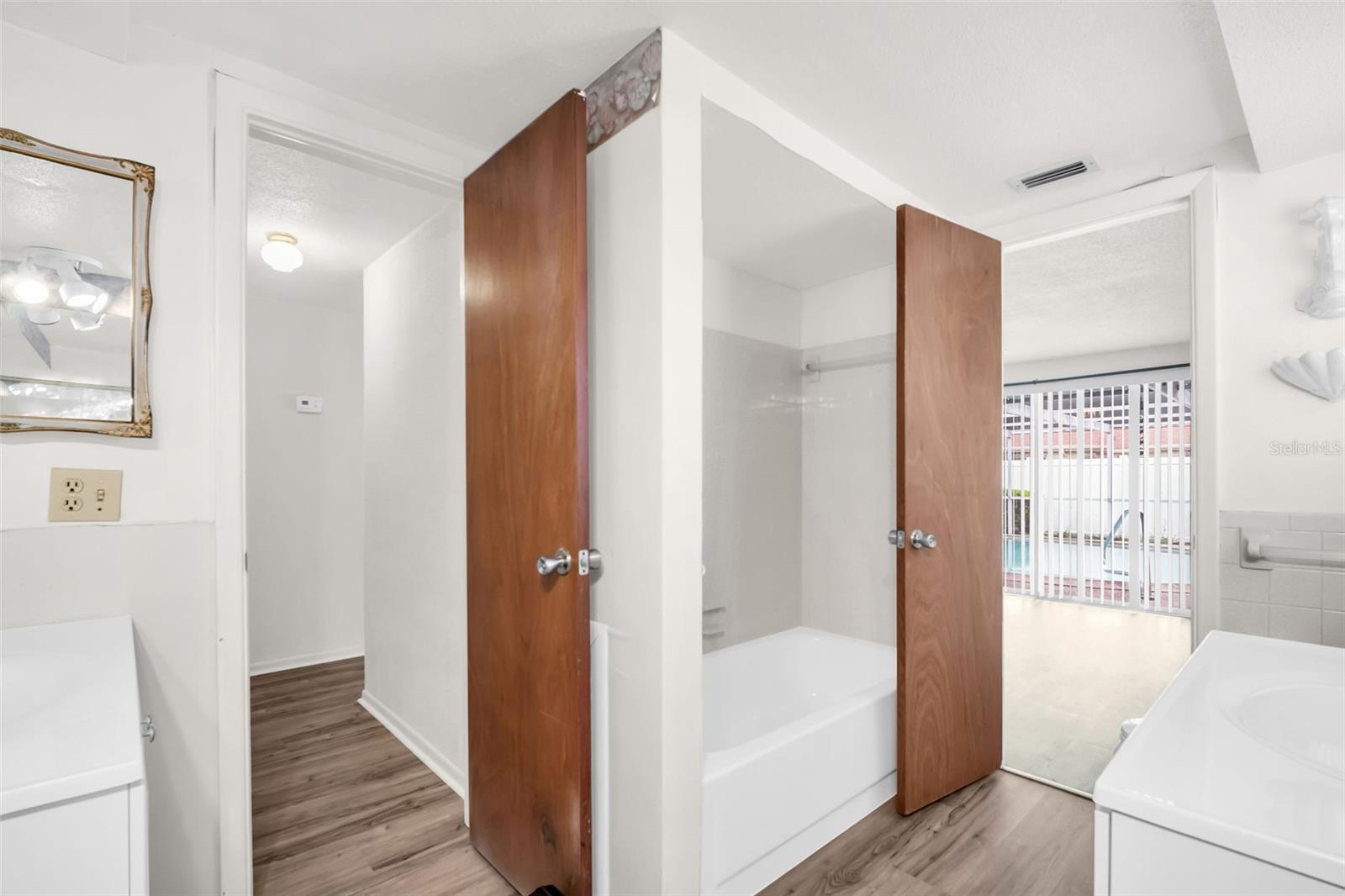 7825 BLOOMFIELD DR — photo 38