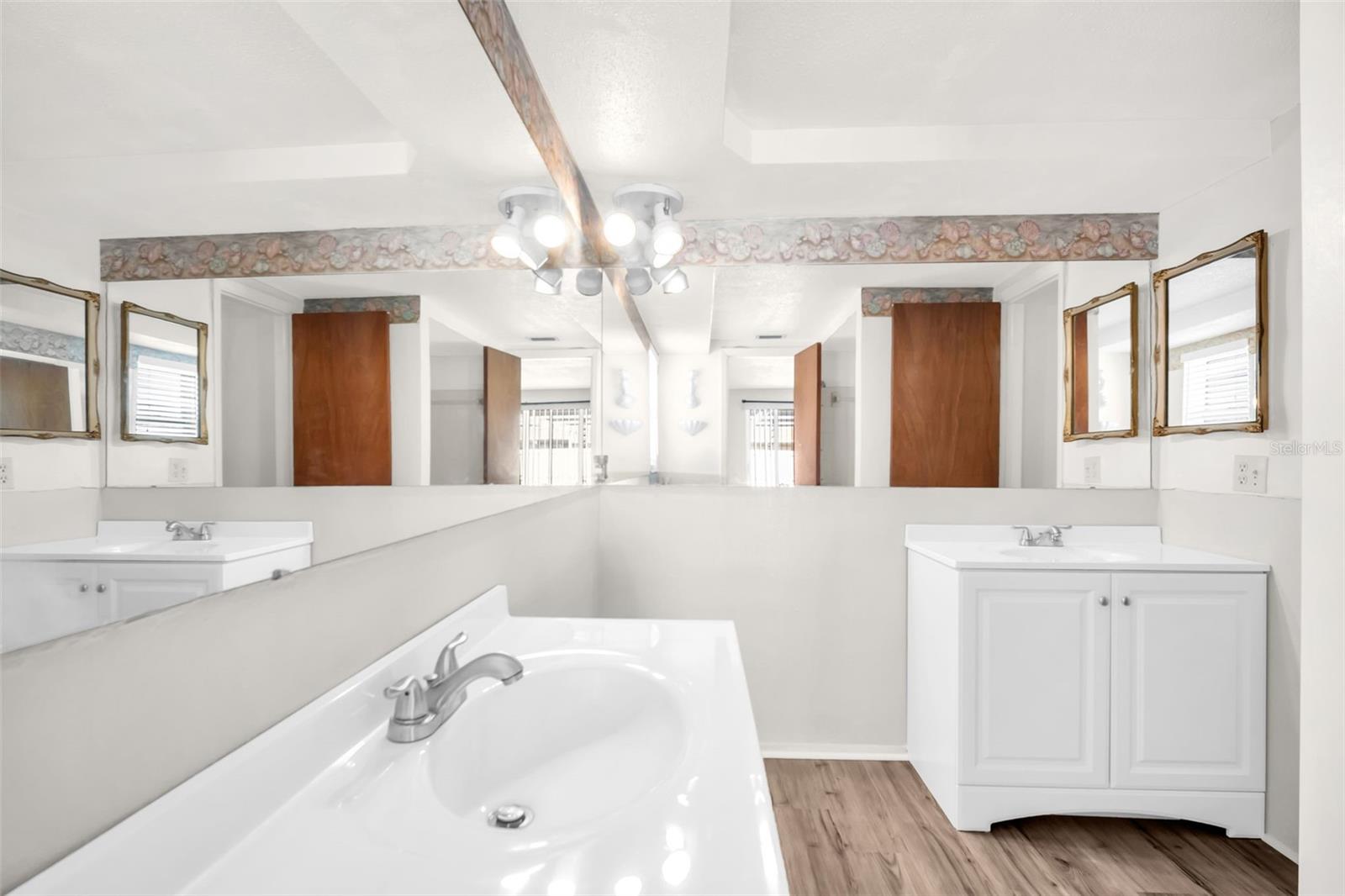7825 BLOOMFIELD DR — photo 44