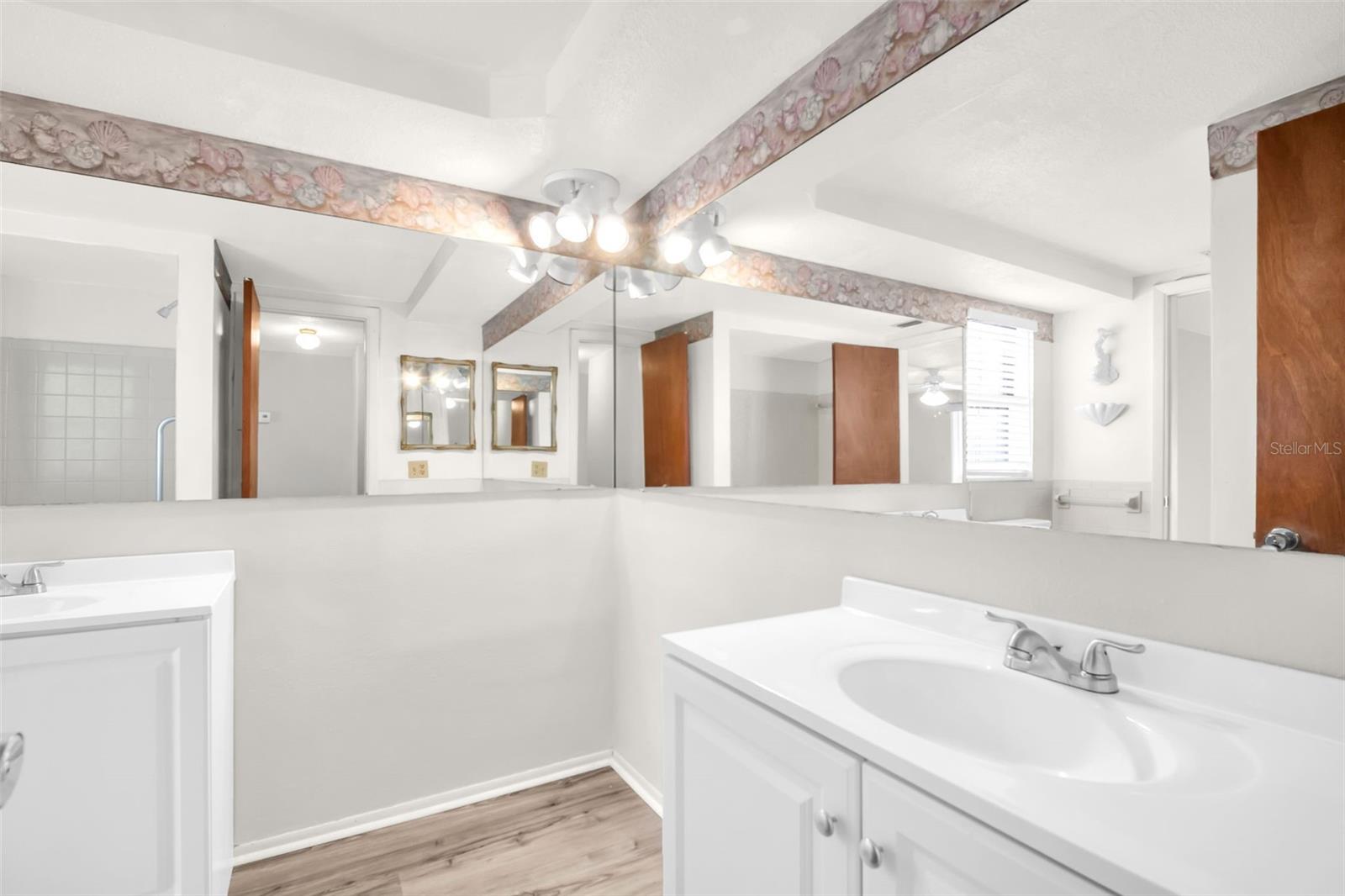 7825 BLOOMFIELD DR — photo 40