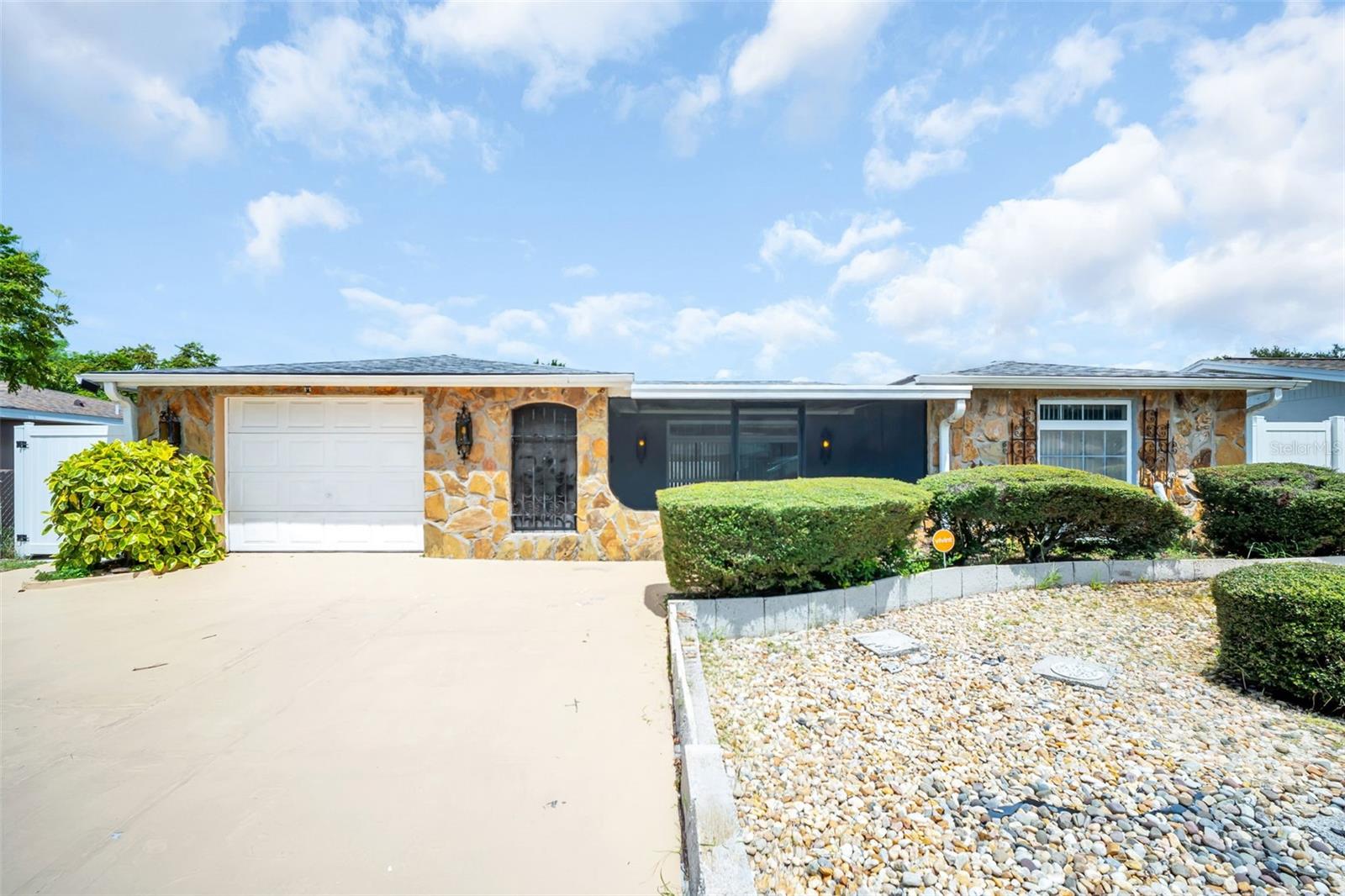 7825 BLOOMFIELD DR — photo 3