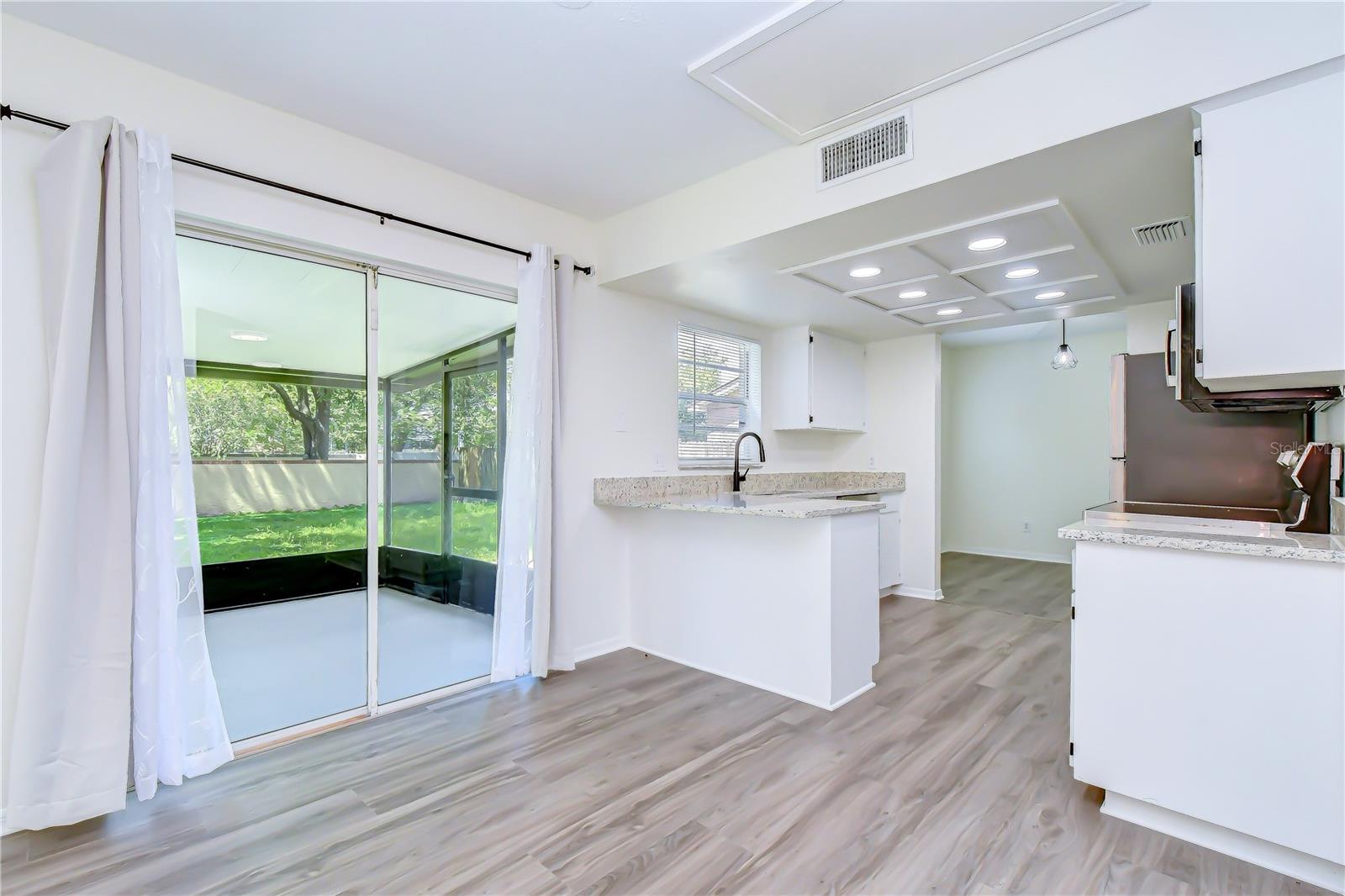 9703 FOX HOLLOW RD — photo 18