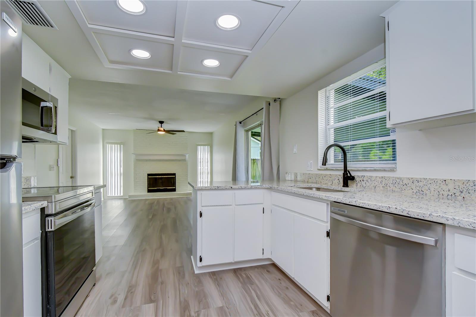 9703 FOX HOLLOW RD — photo 8
