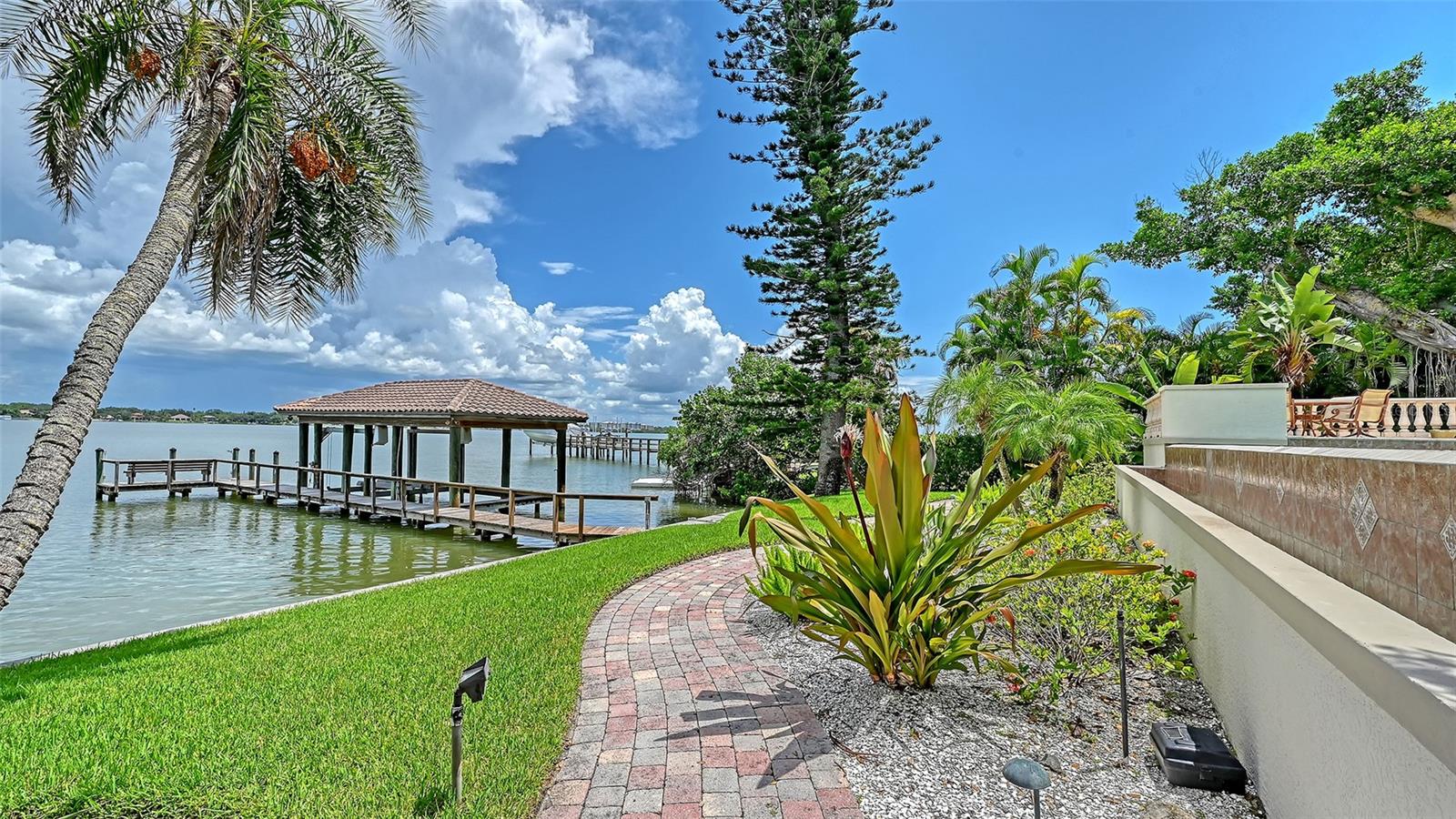 1216 N CASEY KEY RD — photo 4