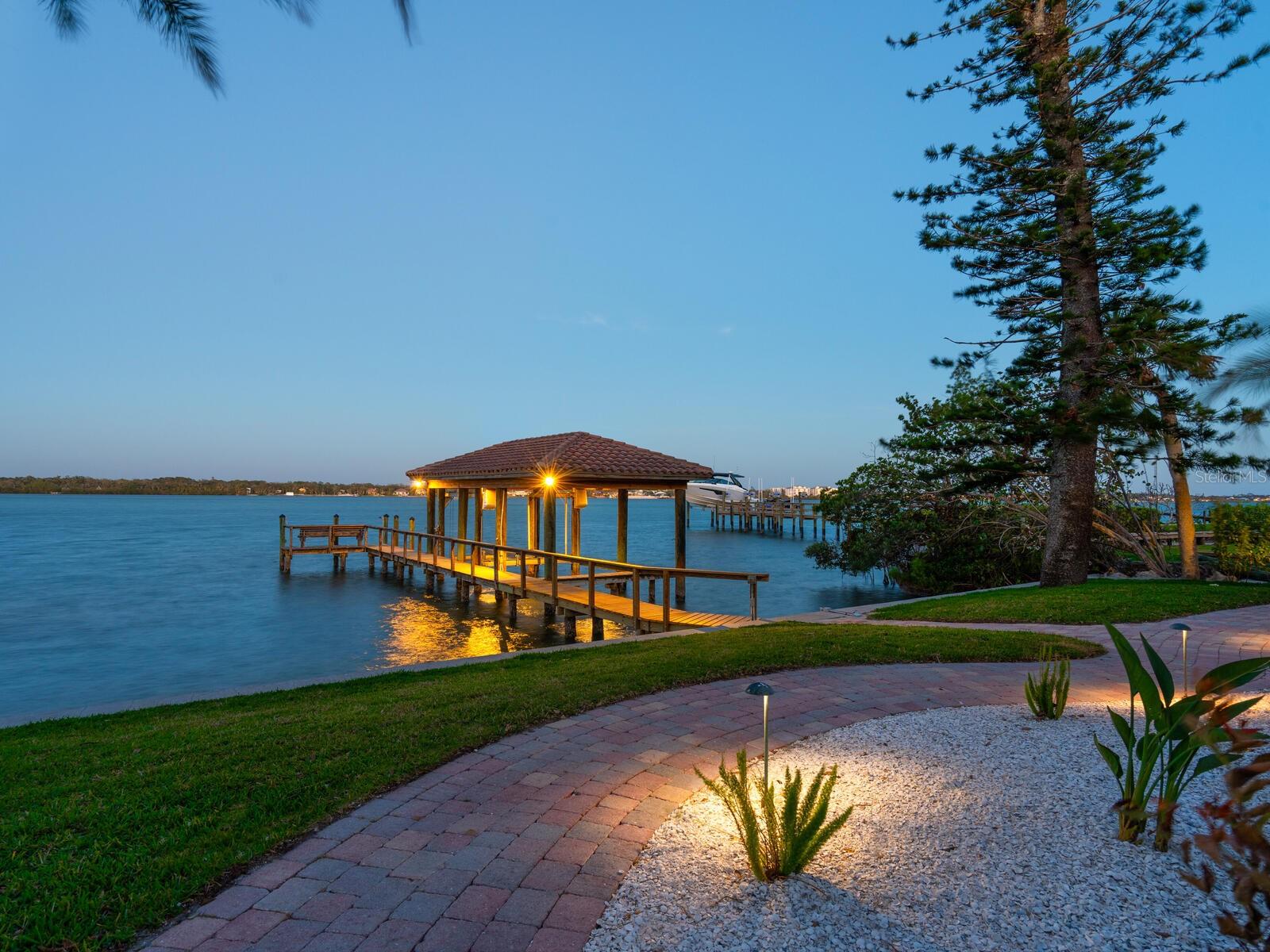 1216 N CASEY KEY RD — photo 53