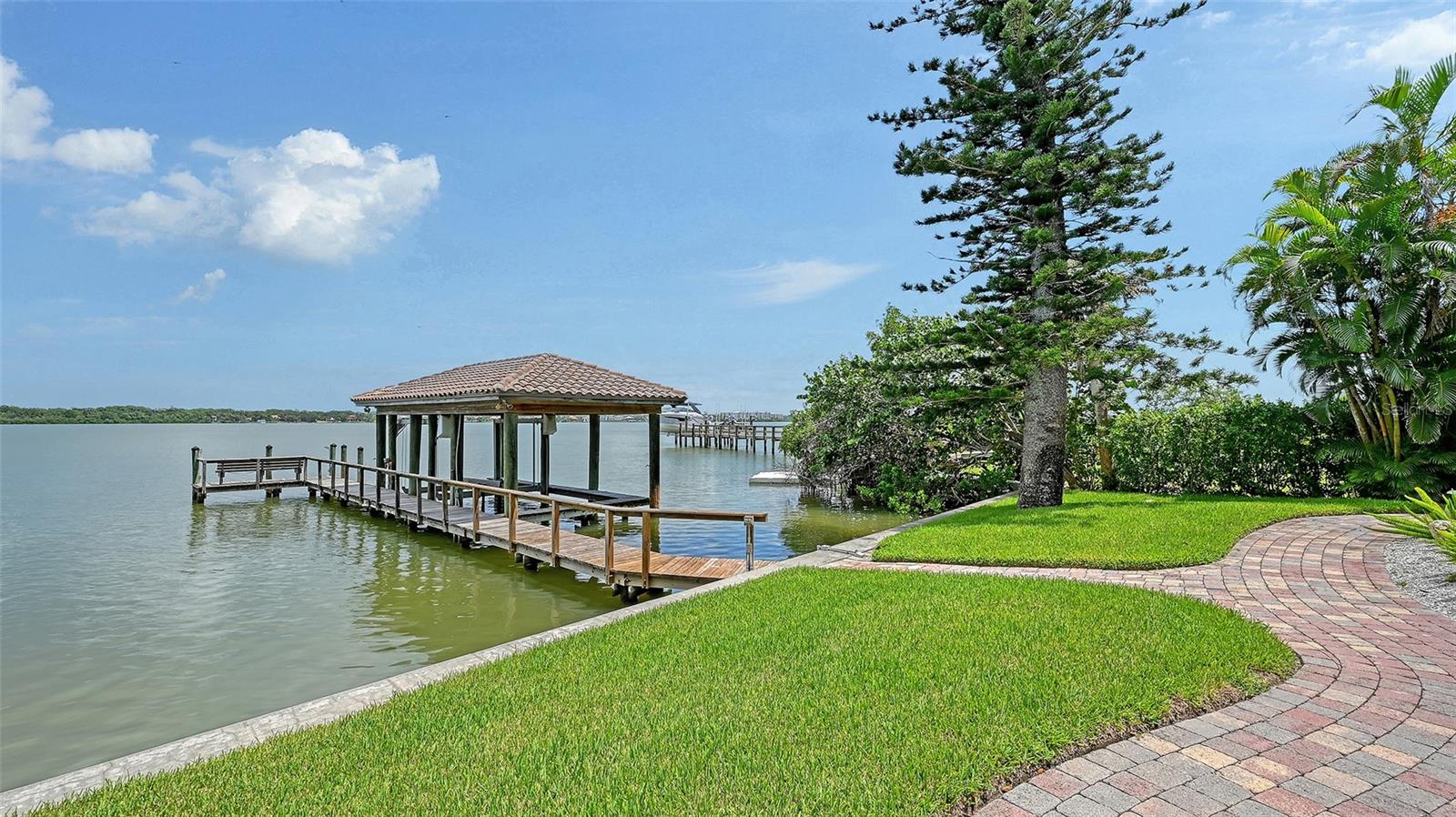 1216 N CASEY KEY RD — photo 64