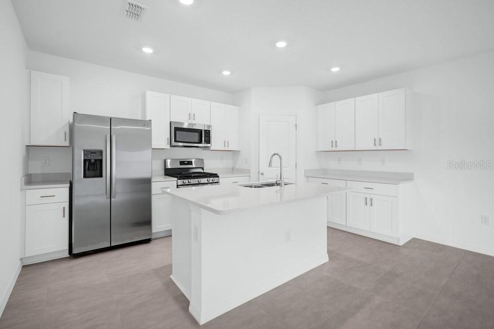 13835 SHELLMORE AVE — photo 7