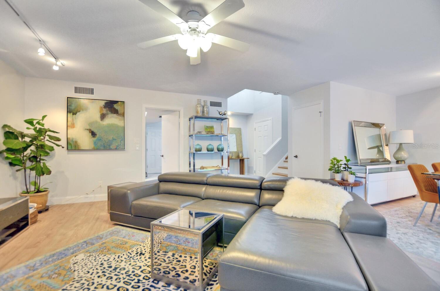 2927 W GANDY BLVD — photo 14