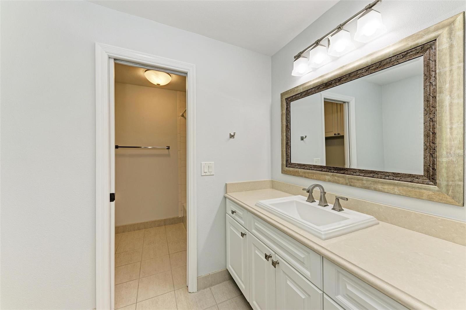 2927 W GANDY BLVD — photo 33