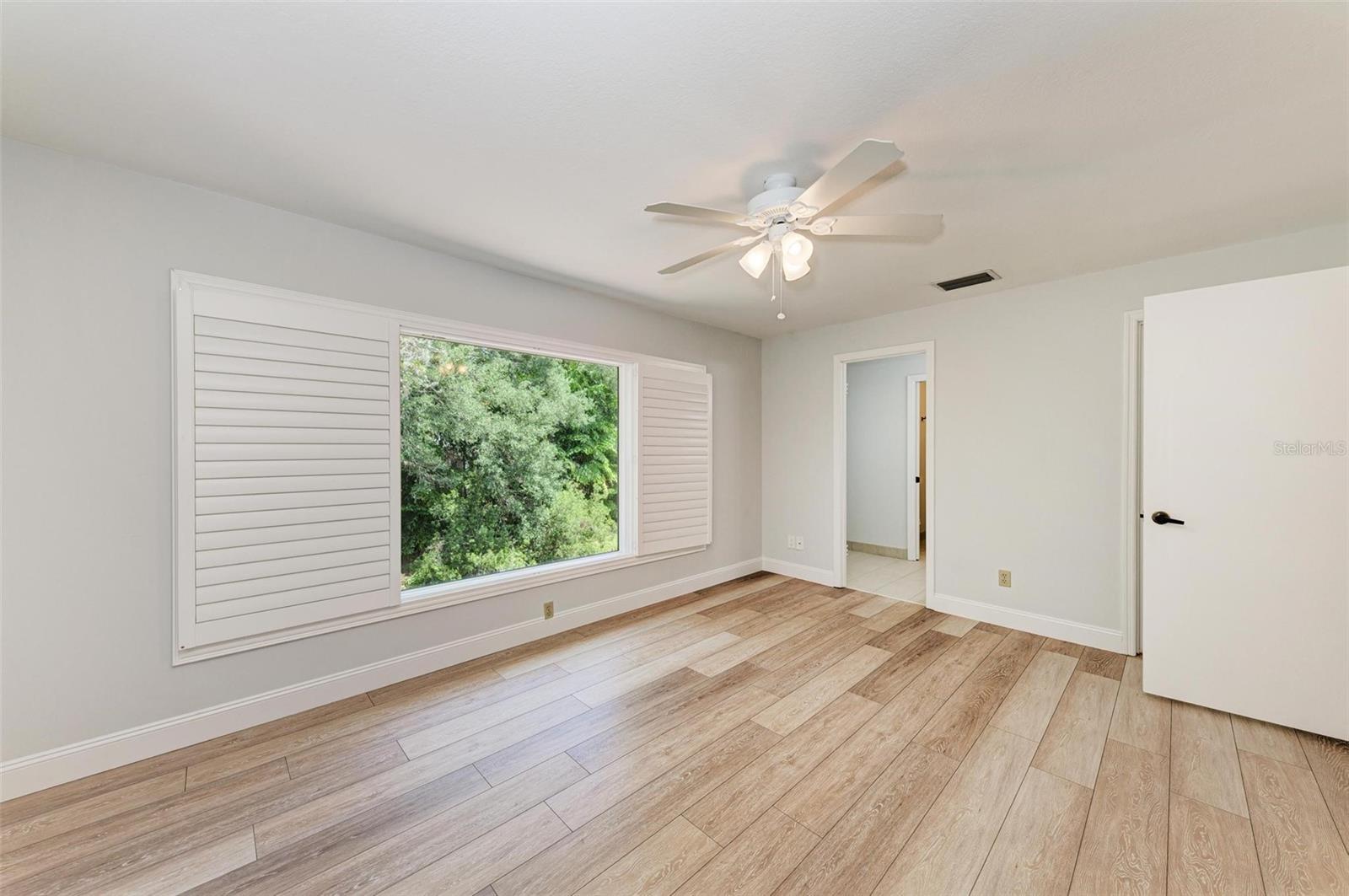 2927 W GANDY BLVD — photo 31