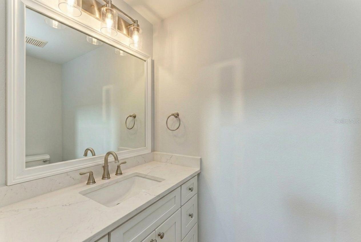 2927 W GANDY BLVD — photo 9