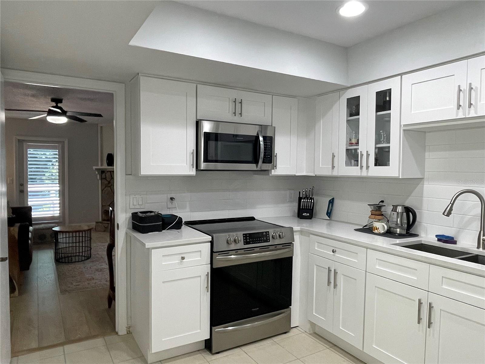 2927 W GANDY BLVD — photo 27