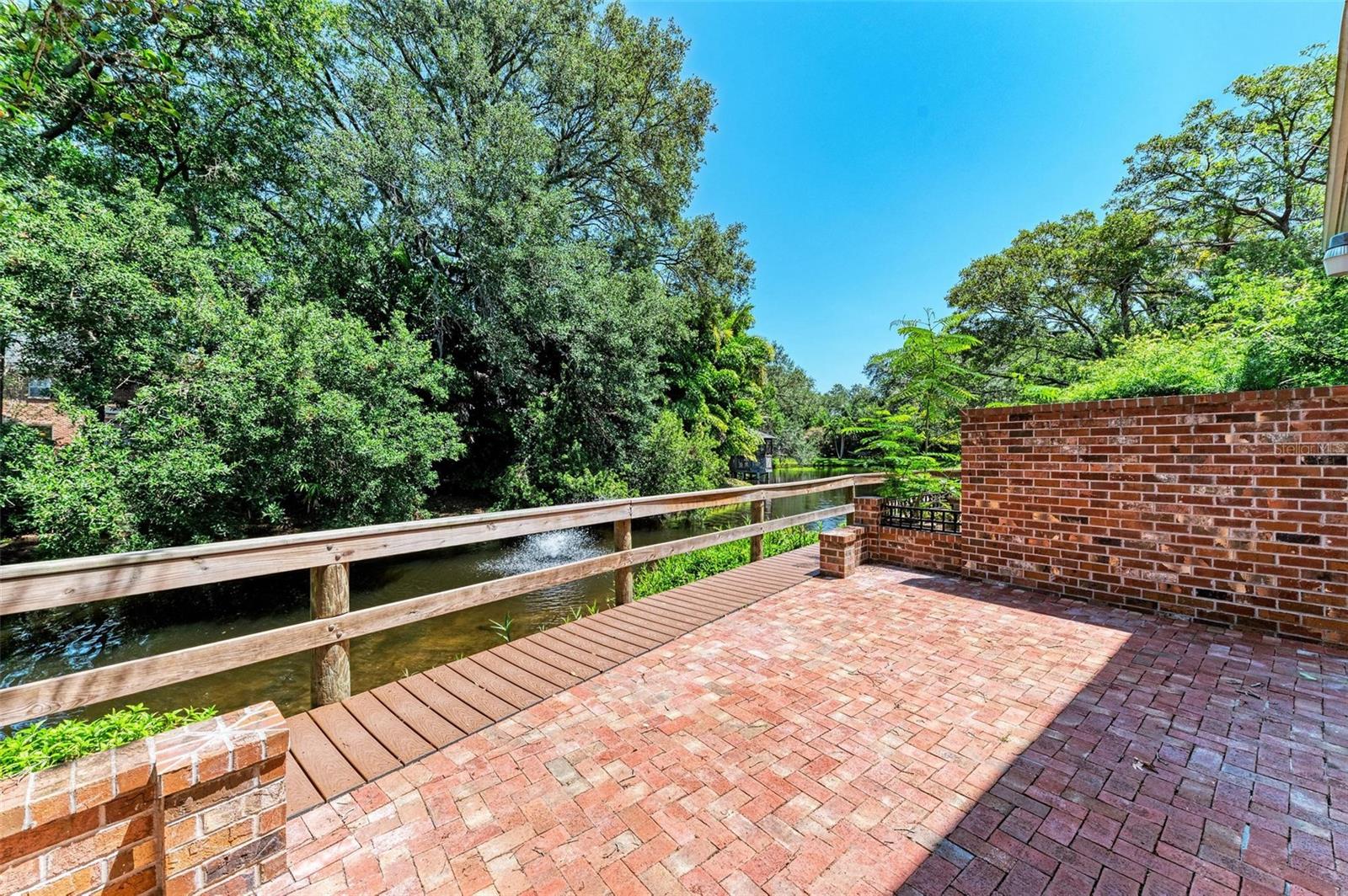 2927 W GANDY BLVD — photo 41