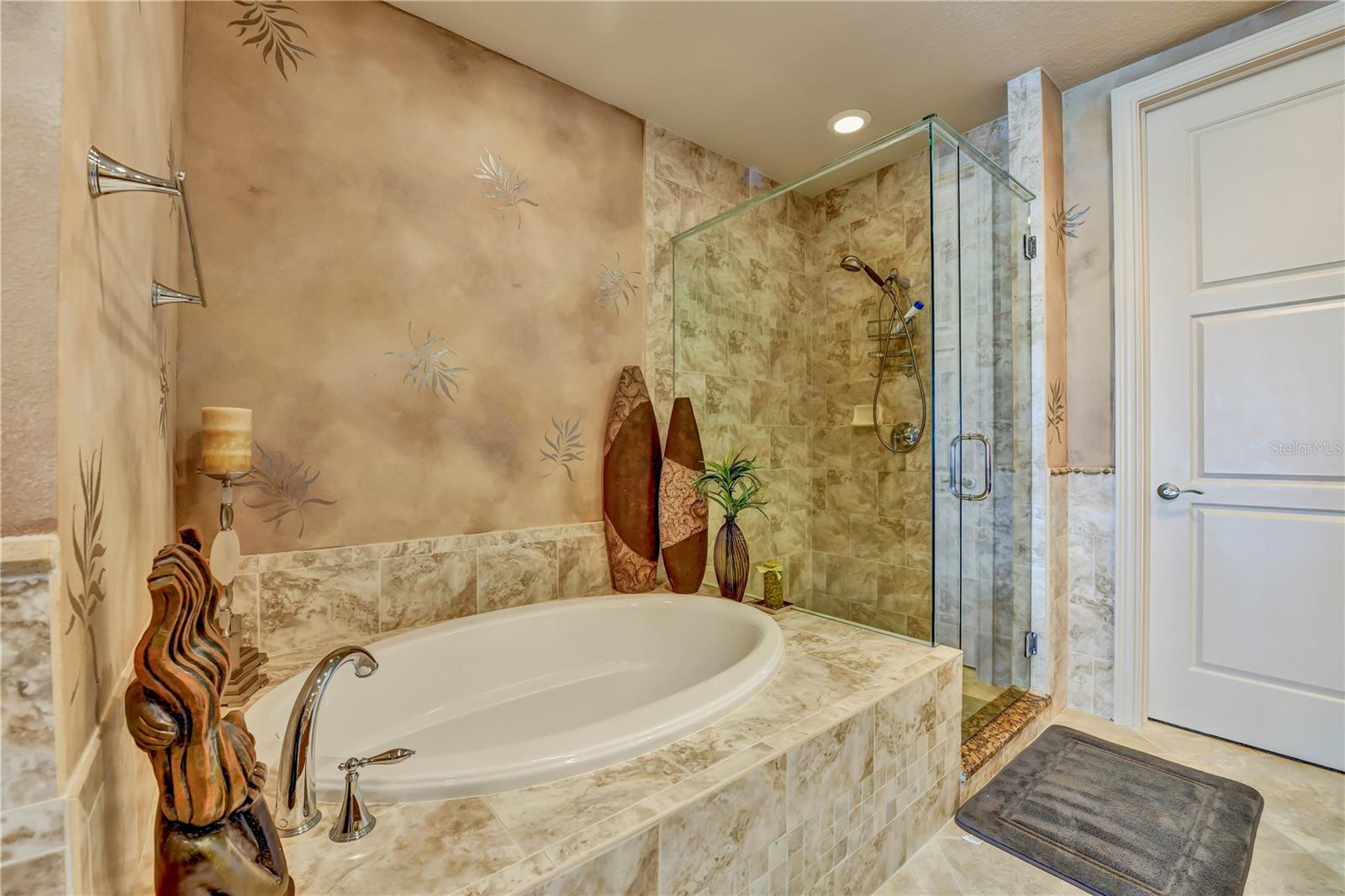 470 MANDALAY AVE #403 — photo 24