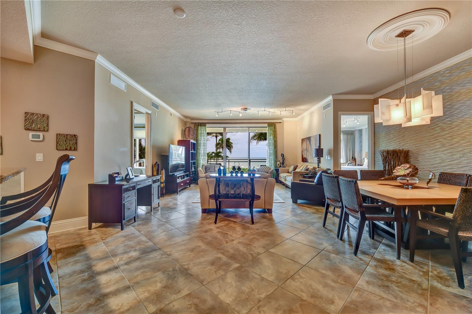 470 MANDALAY AVE #403 — photo 13