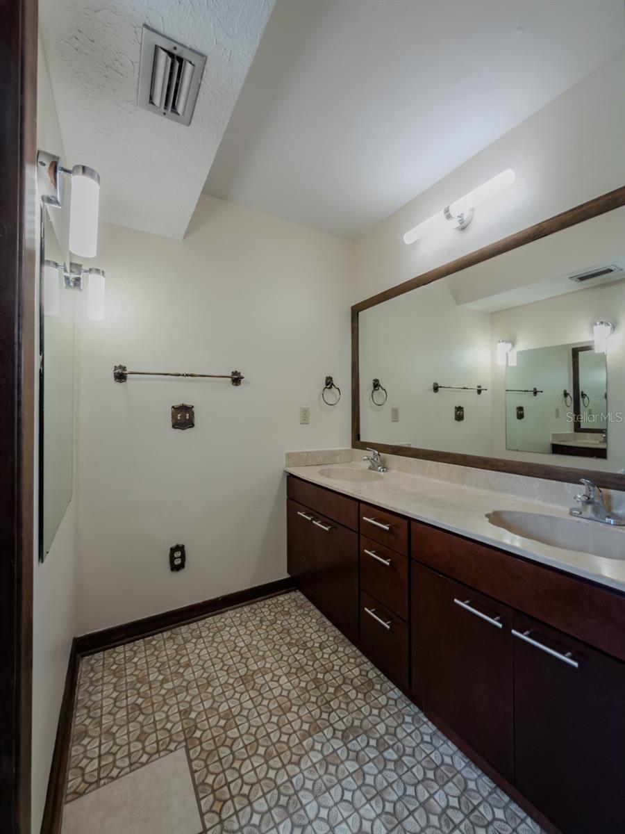 501 BRYAN RD — photo 39