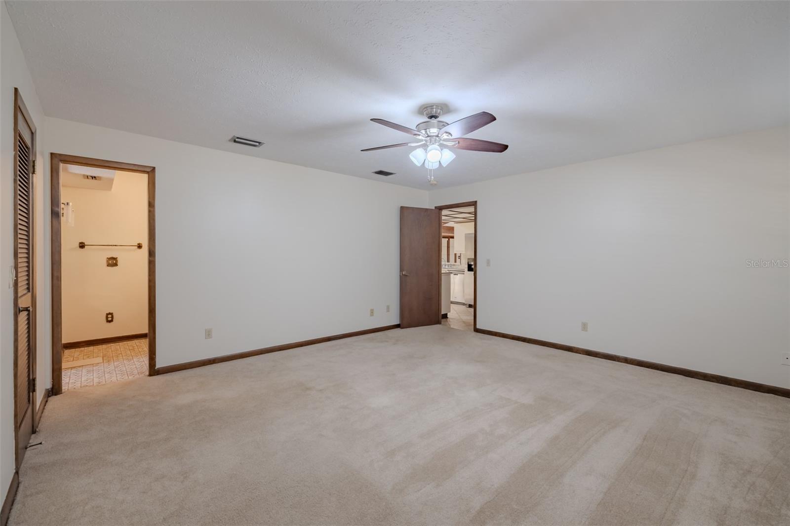 501 BRYAN RD — photo 33