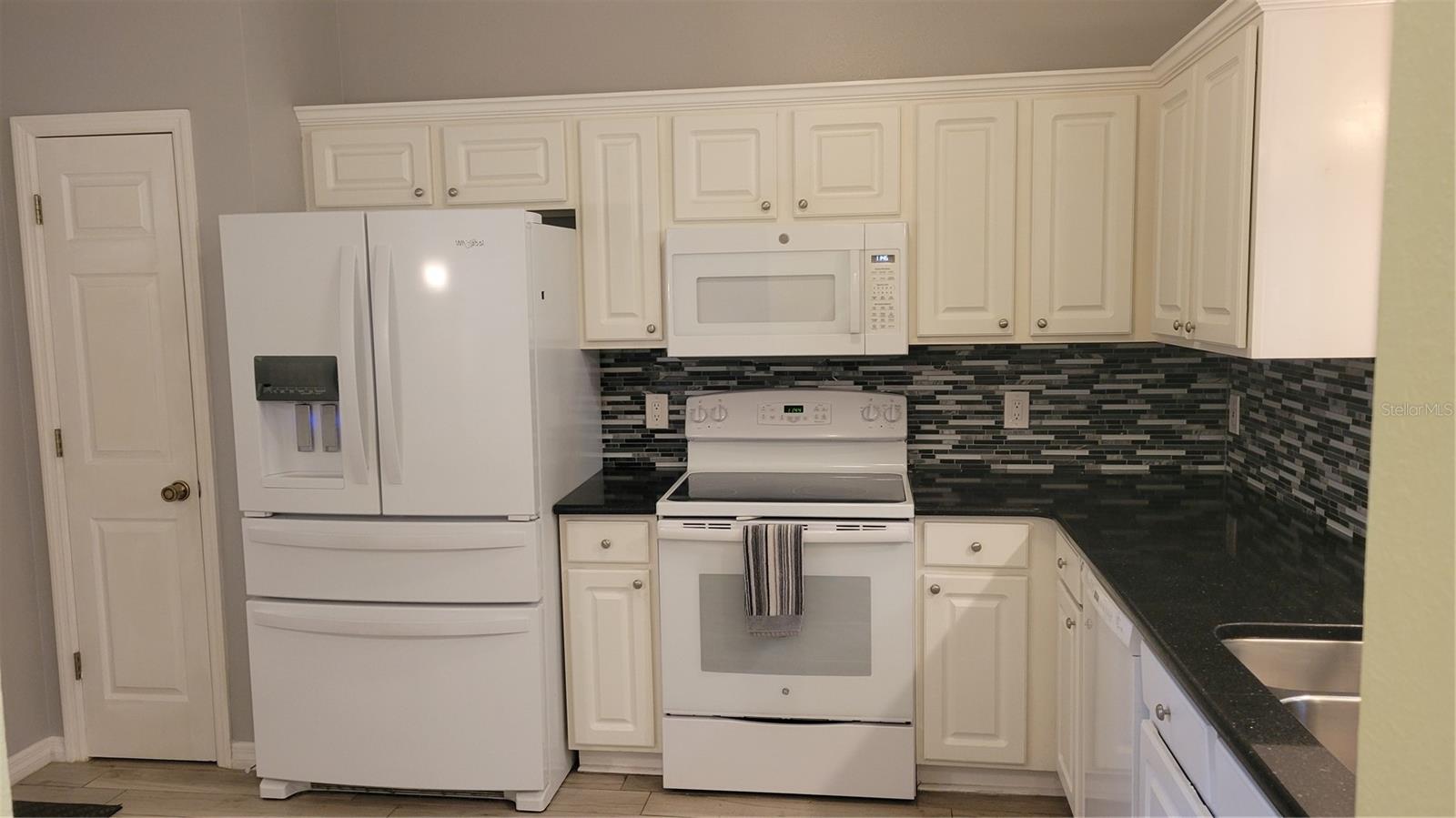 2511 NEWBERN DR — photo 8