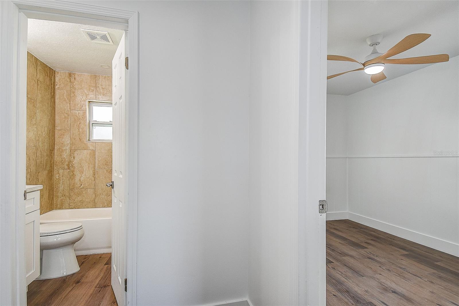 7580 MEADOWLAWN DR N — photo 15