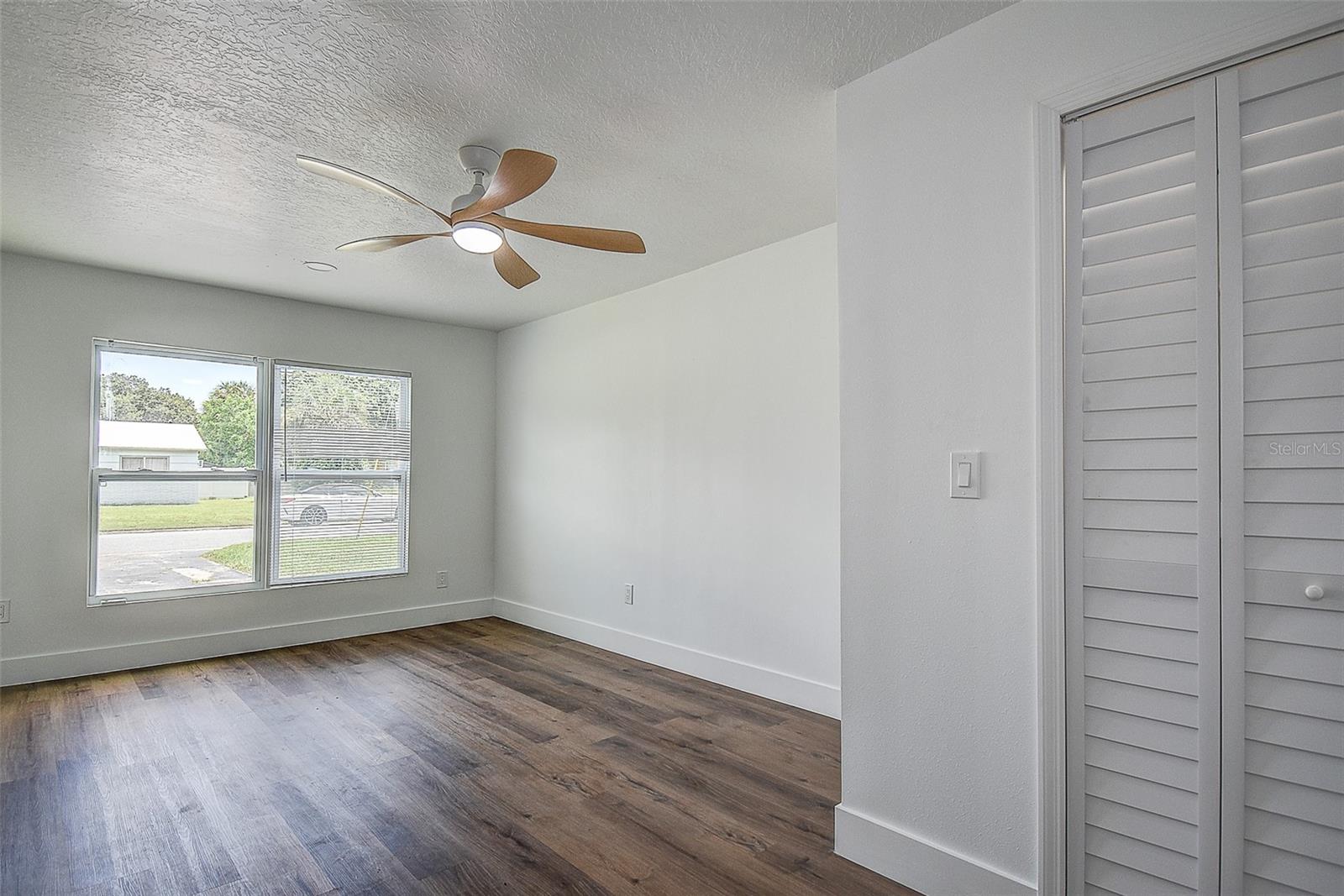 7580 MEADOWLAWN DR N — photo 14