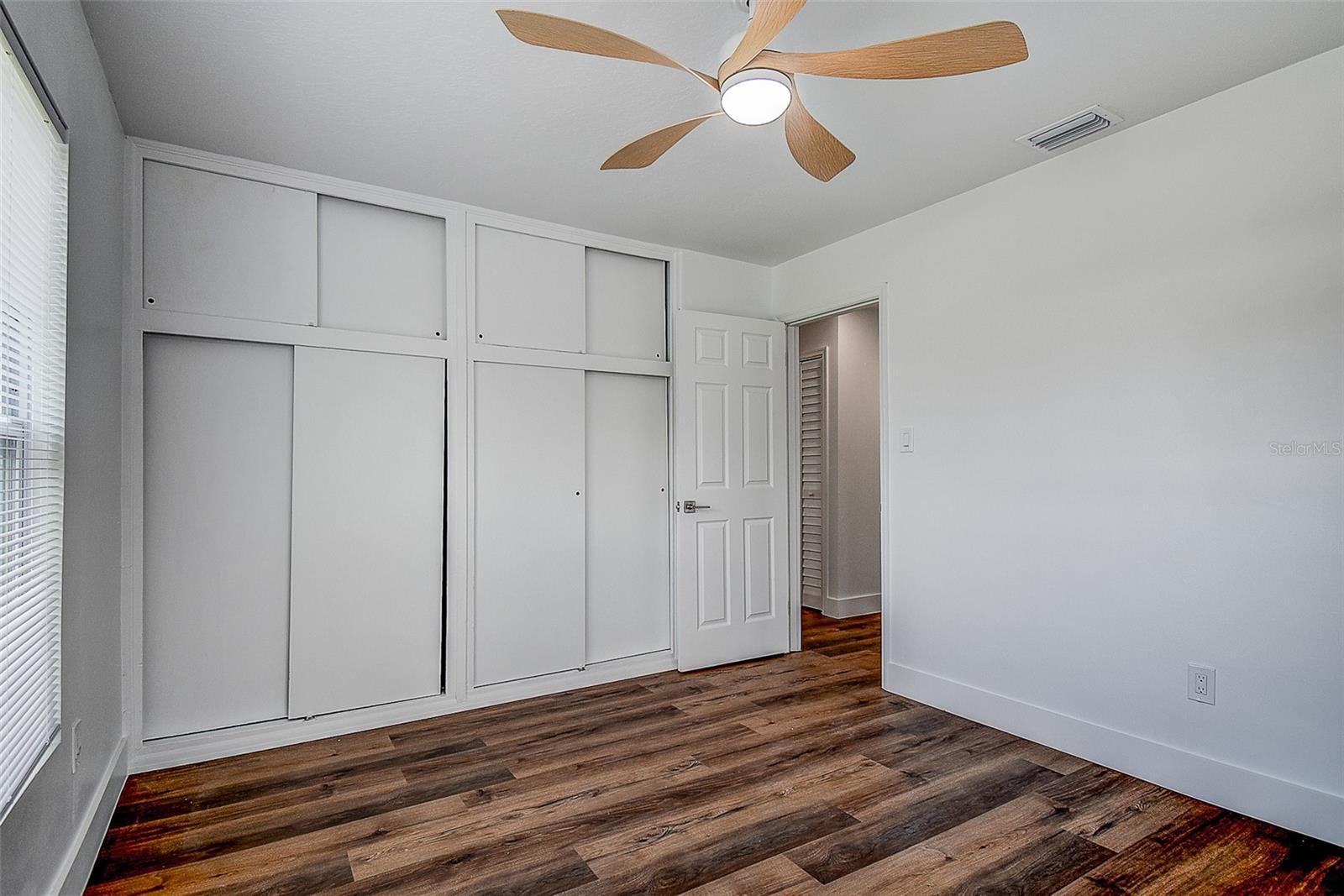7580 MEADOWLAWN DR N — photo 25