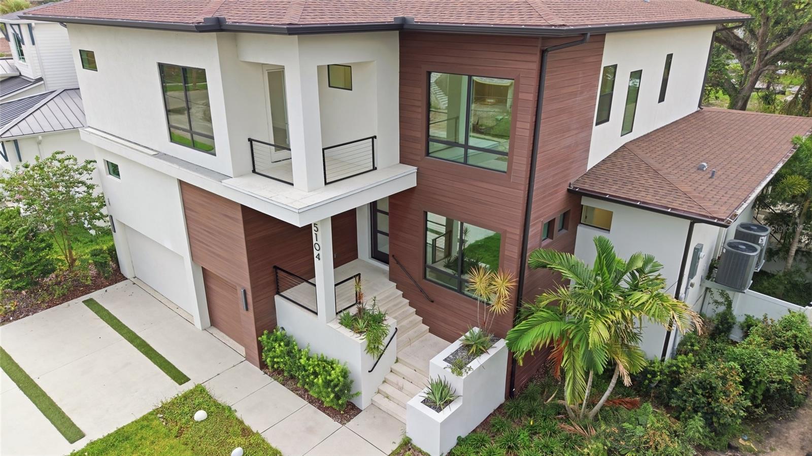 5104 W EVELYN DR — photo 2