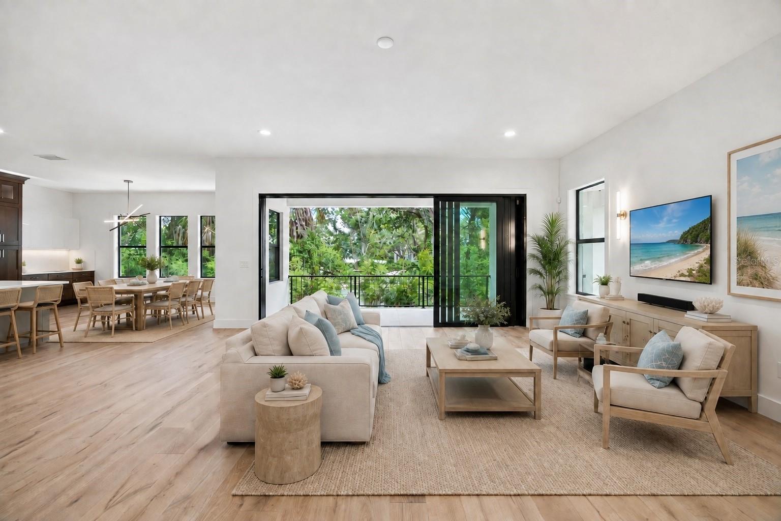 5104 W EVELYN DR — photo 4