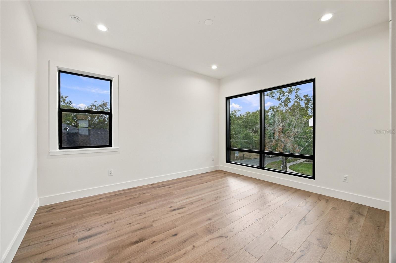 5104 W EVELYN DR — photo 30