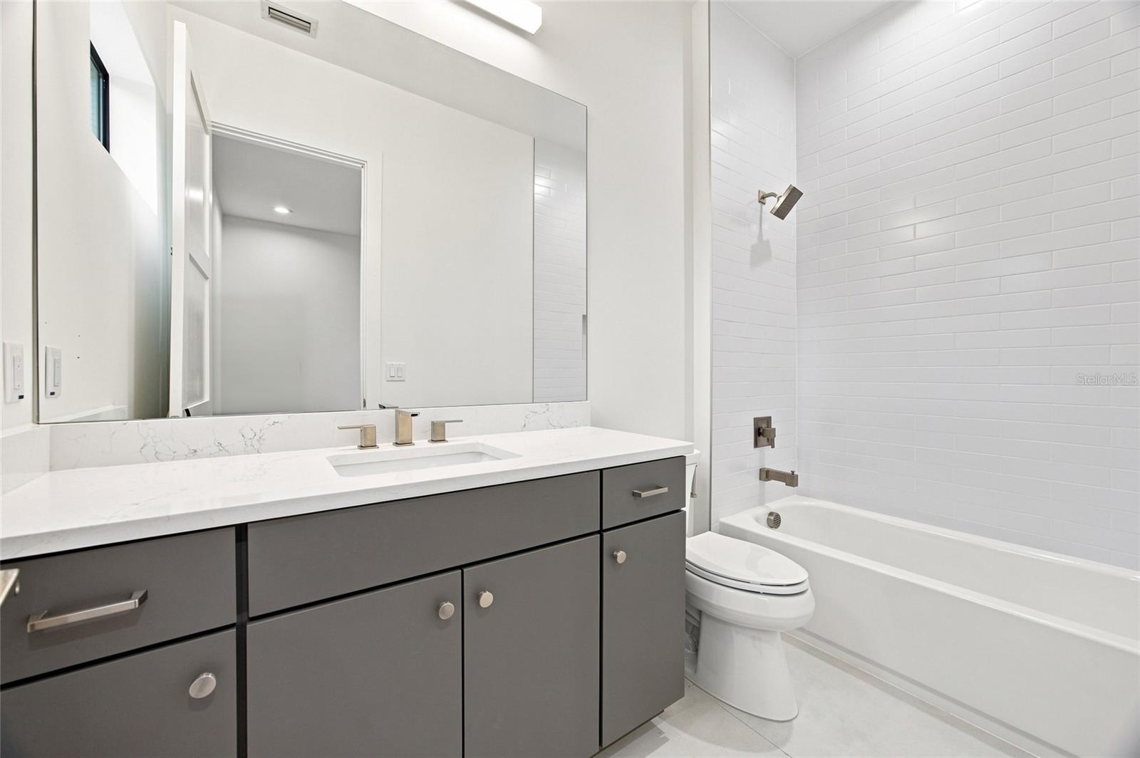 5104 W EVELYN DR — photo 37