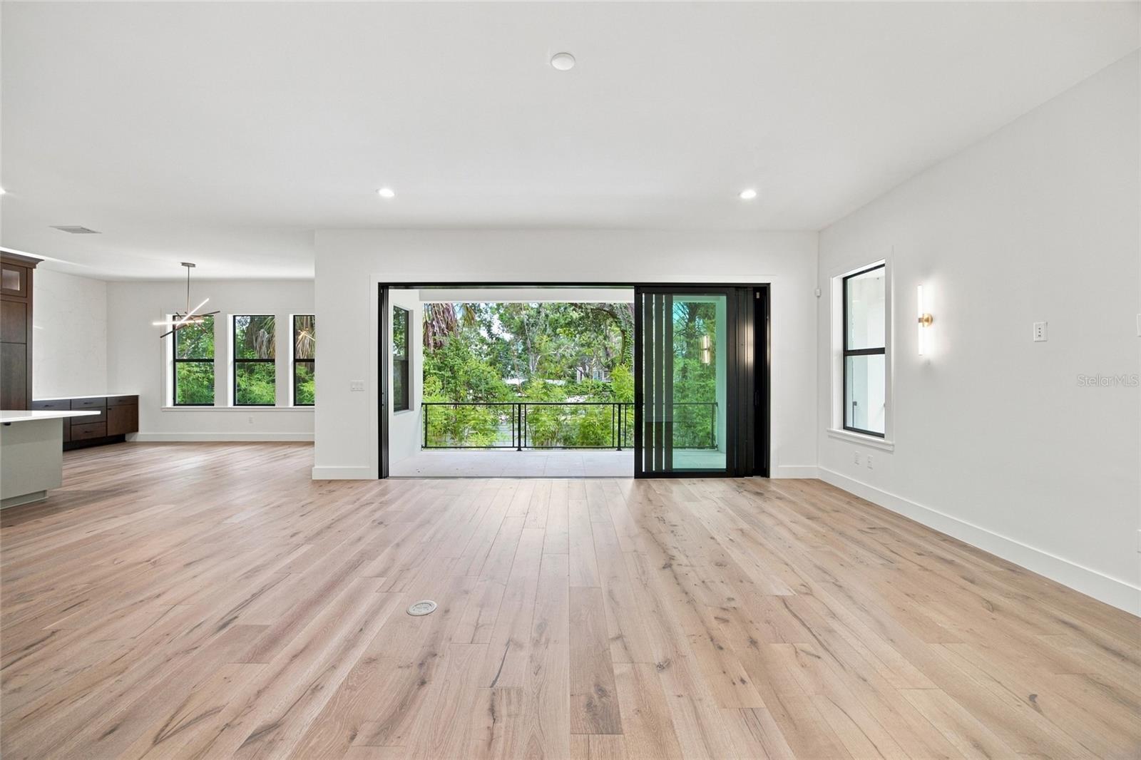 5104 W EVELYN DR — photo 5