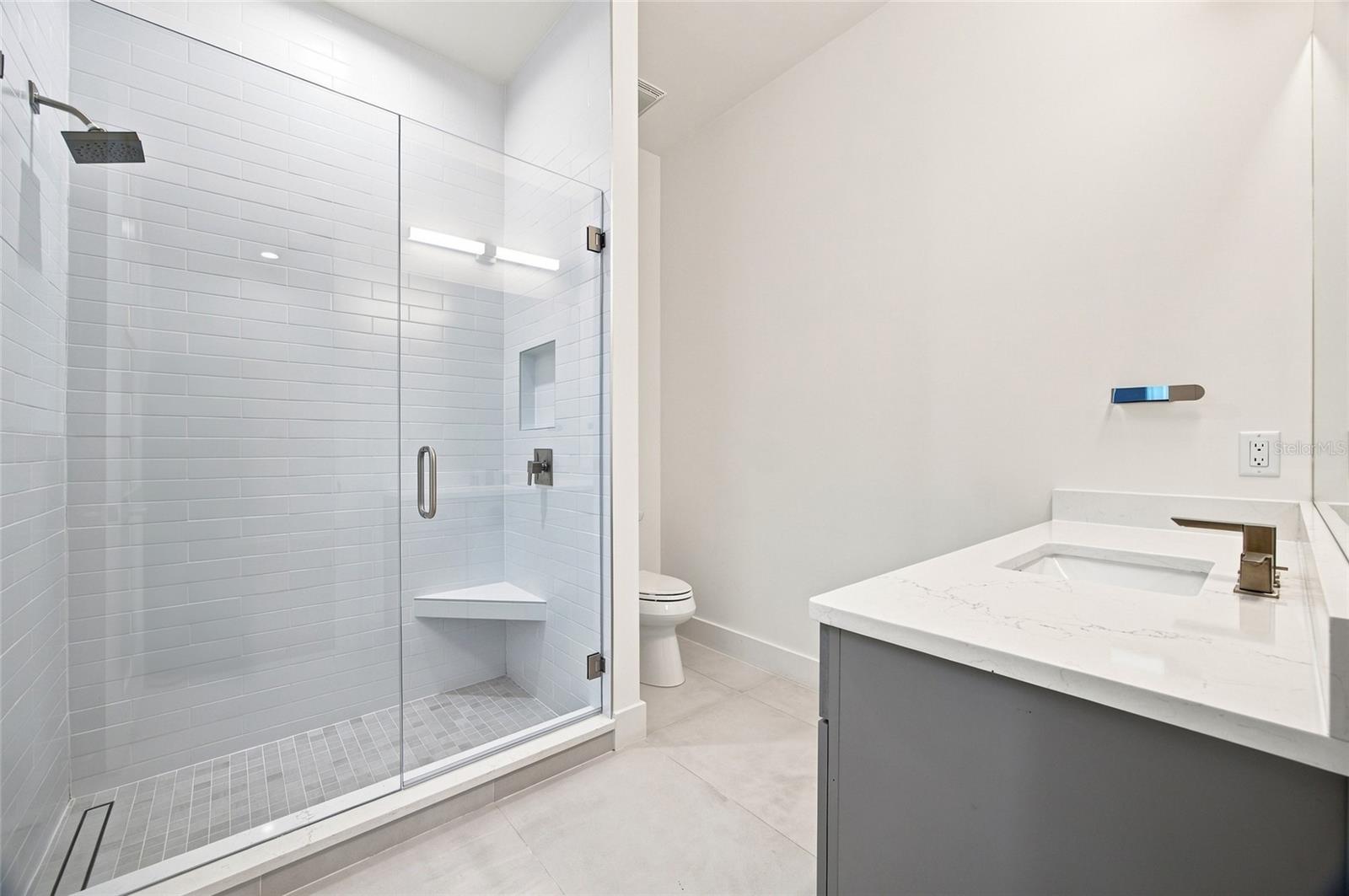 5104 W EVELYN DR — photo 16
