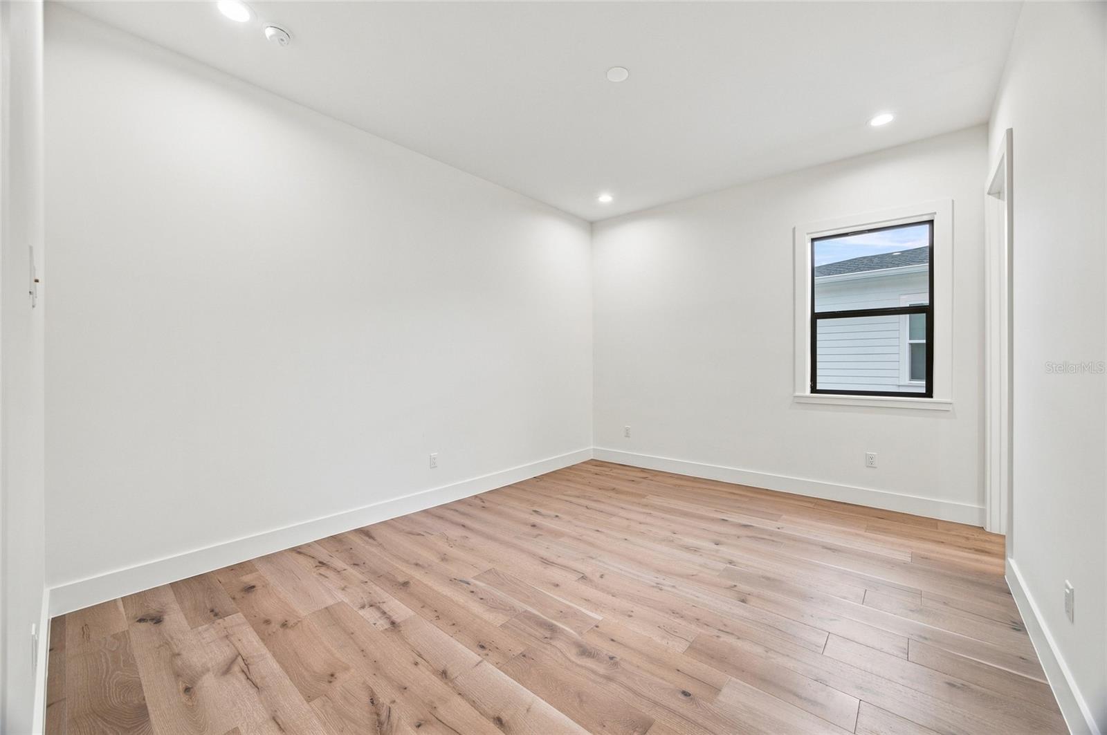 5104 W EVELYN DR — photo 36