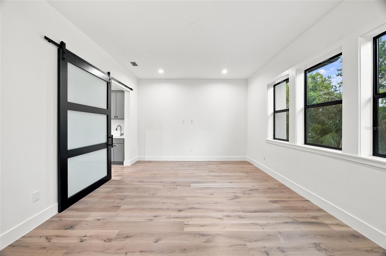 5104 W EVELYN DR — photo 22