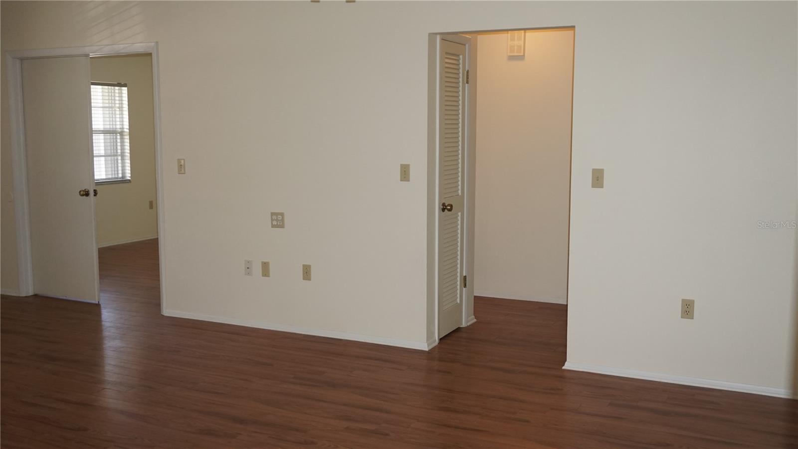 8907 SEELEY LN — photo 9
