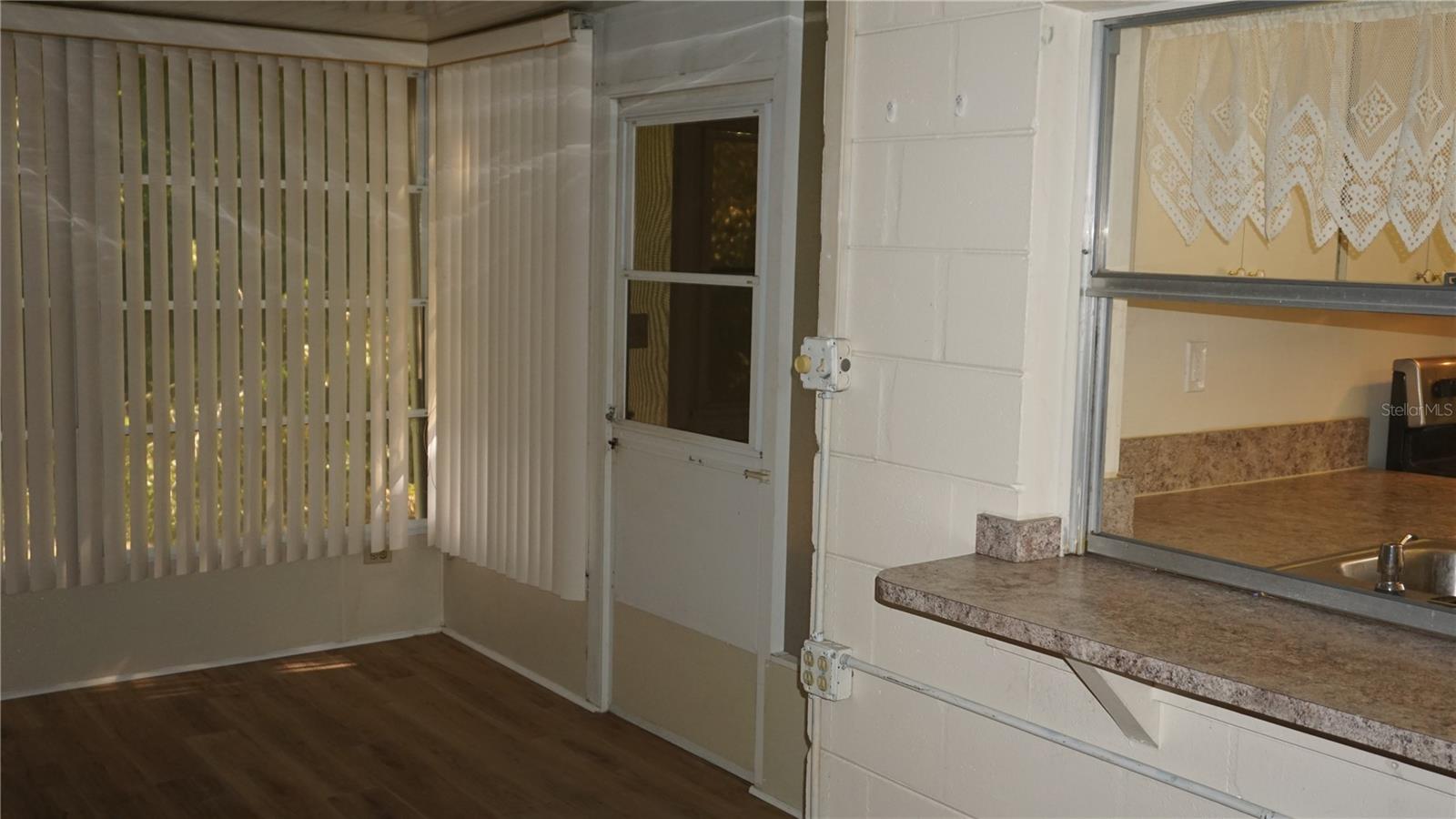 8907 SEELEY LN — photo 17